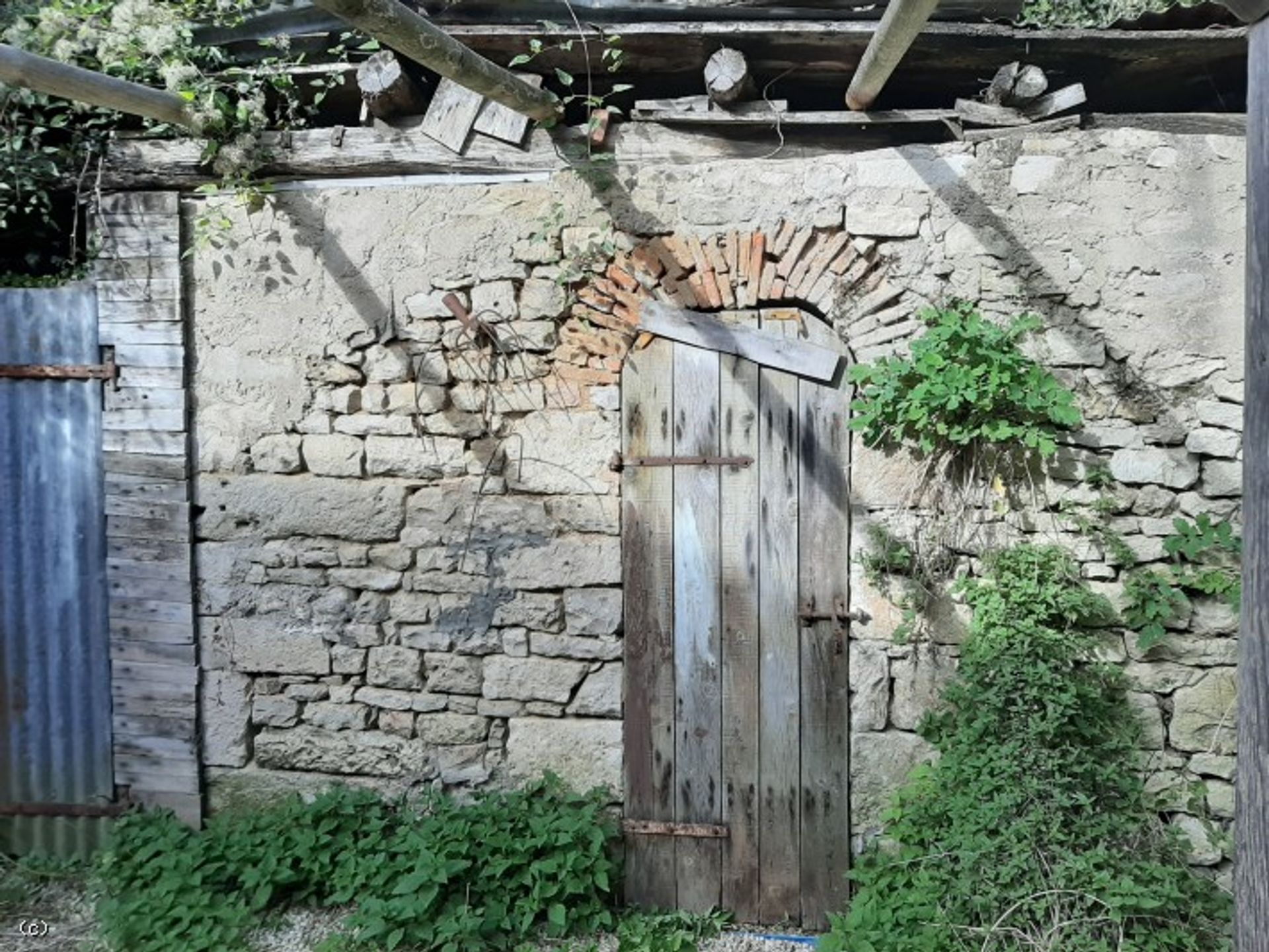 casa en Charroux, Nouvelle-Aquitaine 10113694