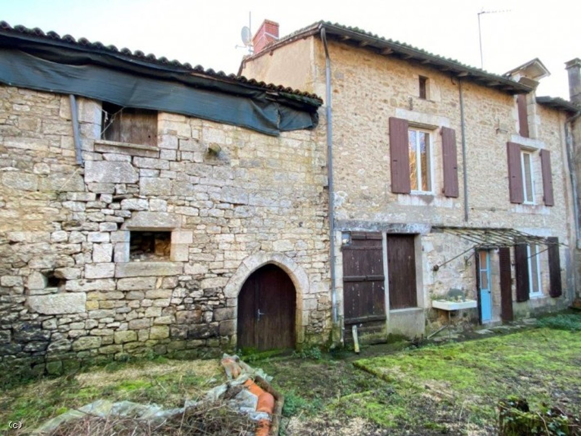 rumah dalam Charroux, Nouvelle-Aquitaine 10113694