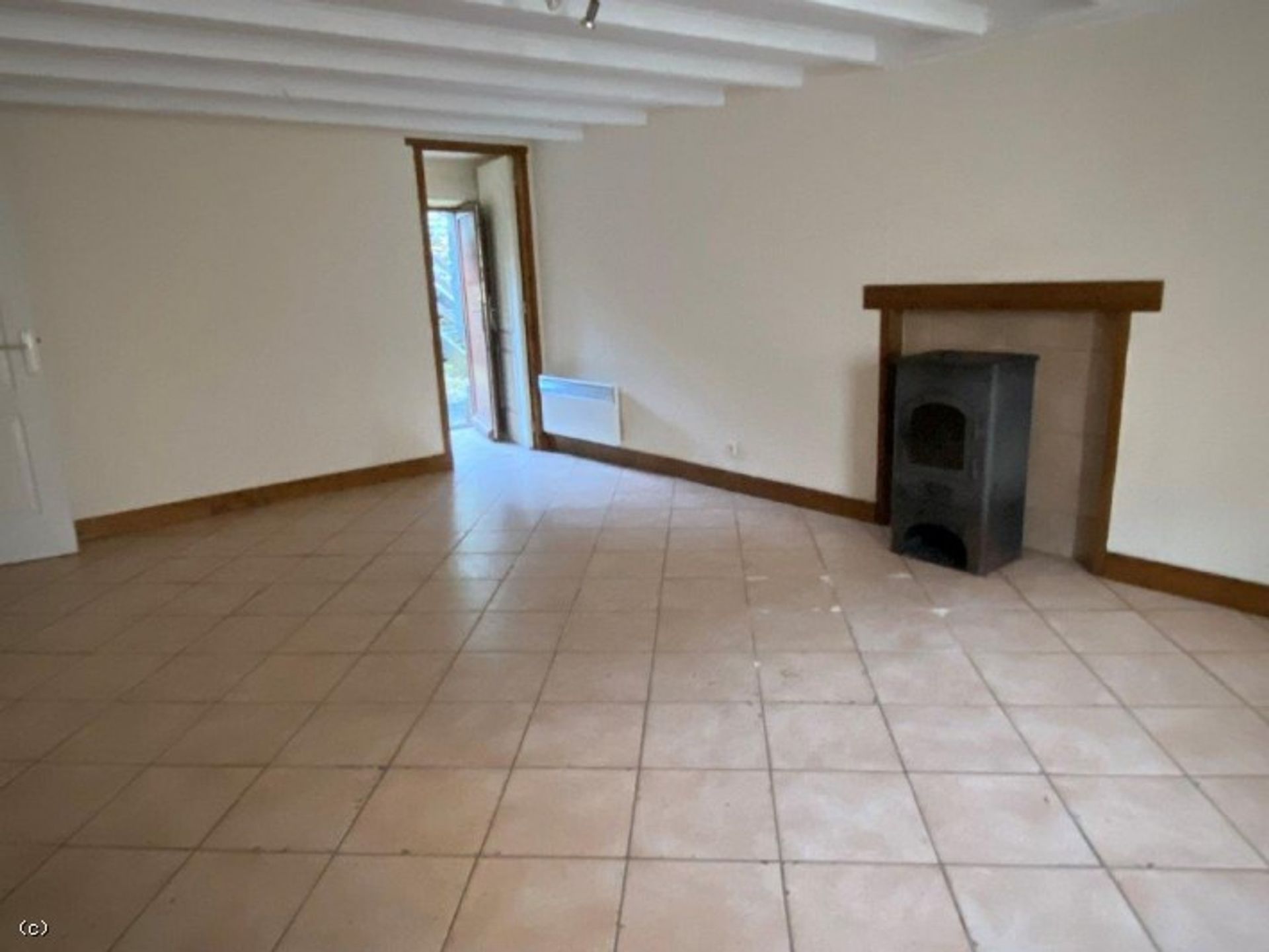 House in Charroux, Nouvelle-Aquitaine 10113697