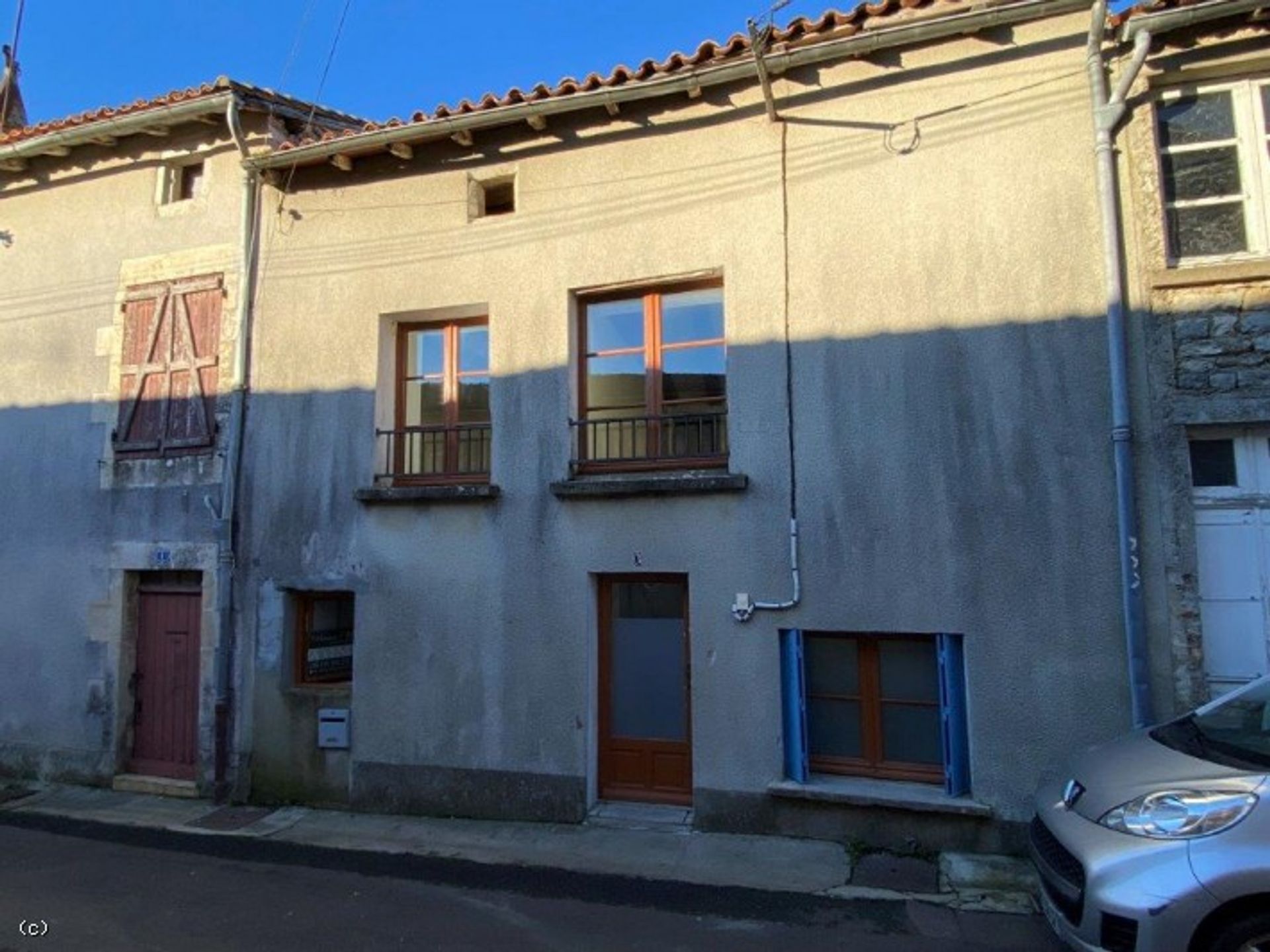 House in Charroux, Nouvelle-Aquitaine 10113697