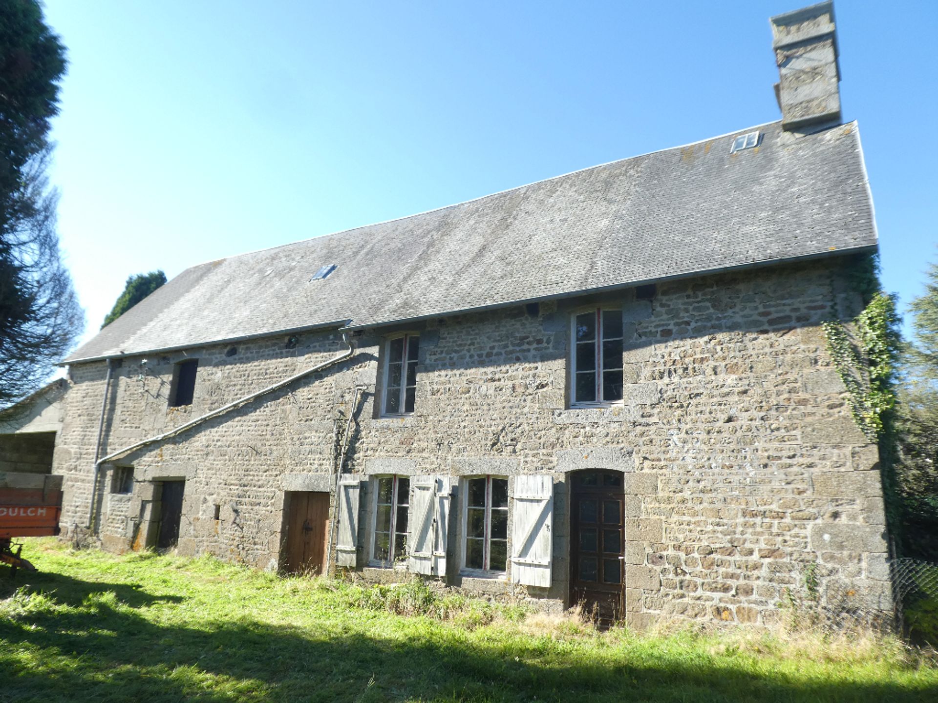 rumah dalam Sourdeval, Normandy 10113822