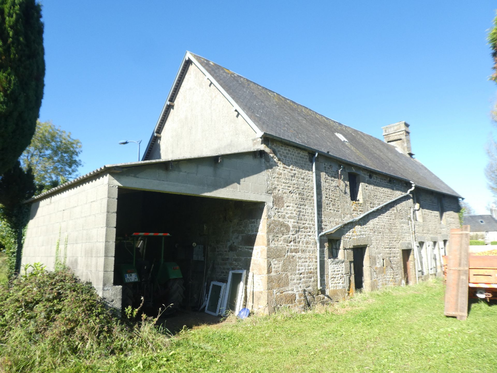 rumah dalam Sourdeval, Normandy 10113822