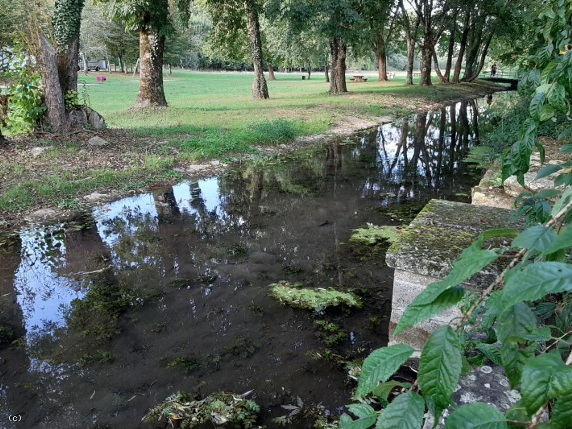 σπίτι σε Lizant, Nouvelle-Aquitaine 10113835