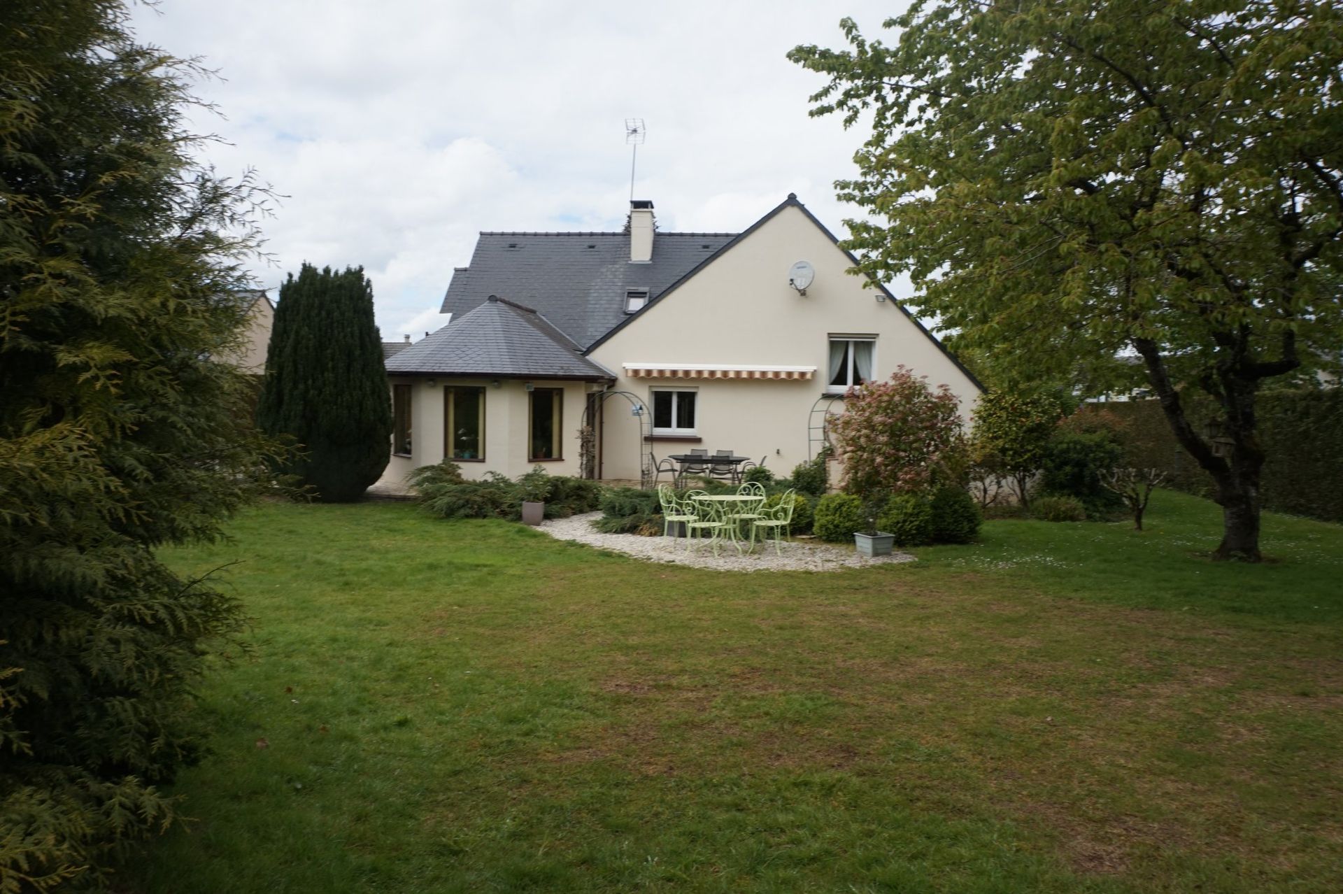 Talo sisään Ambrieres-les-Vallees, Pays de la Loire 10113878