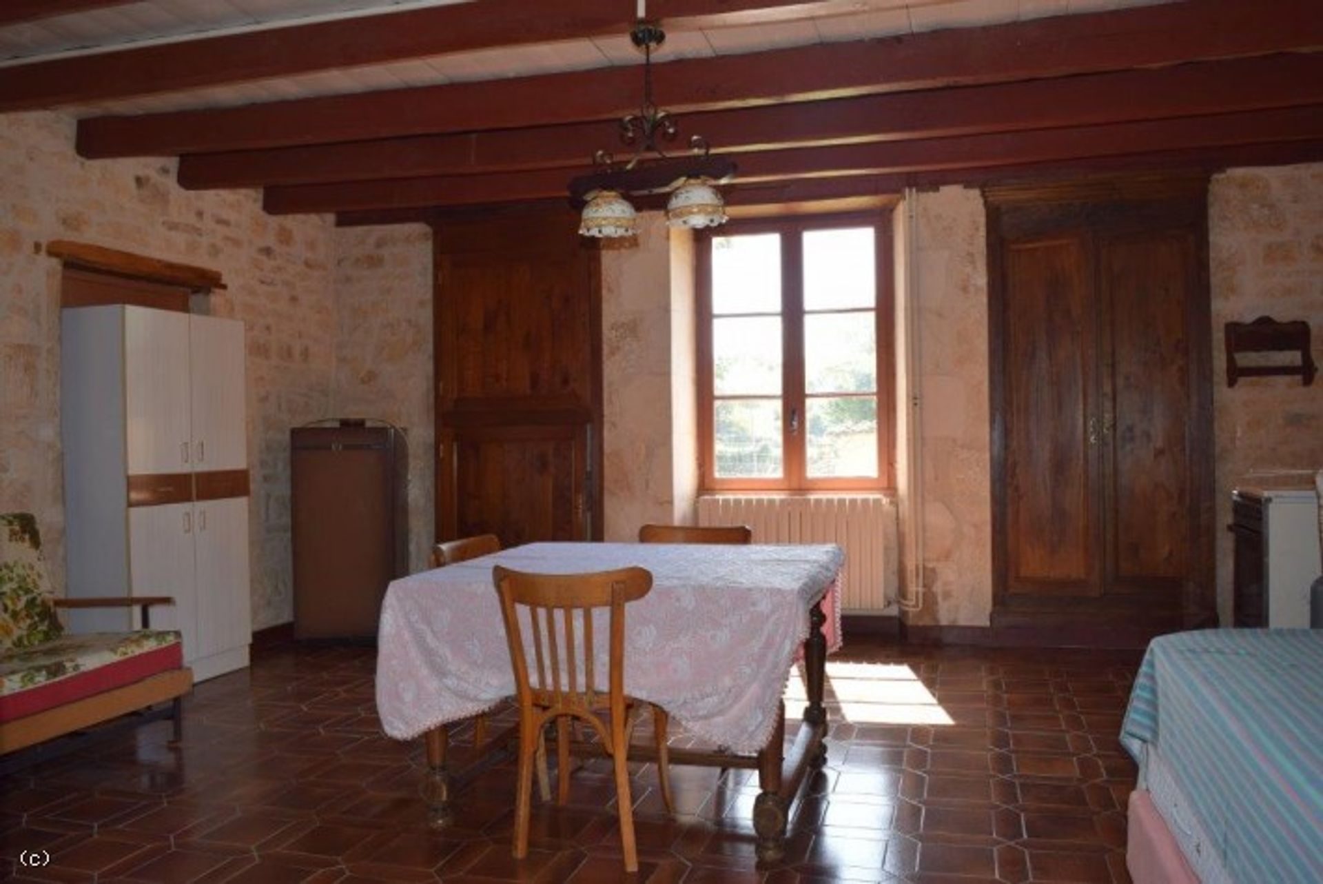 House in Sauzé-Vaussais, Nouvelle-Aquitaine 10113896