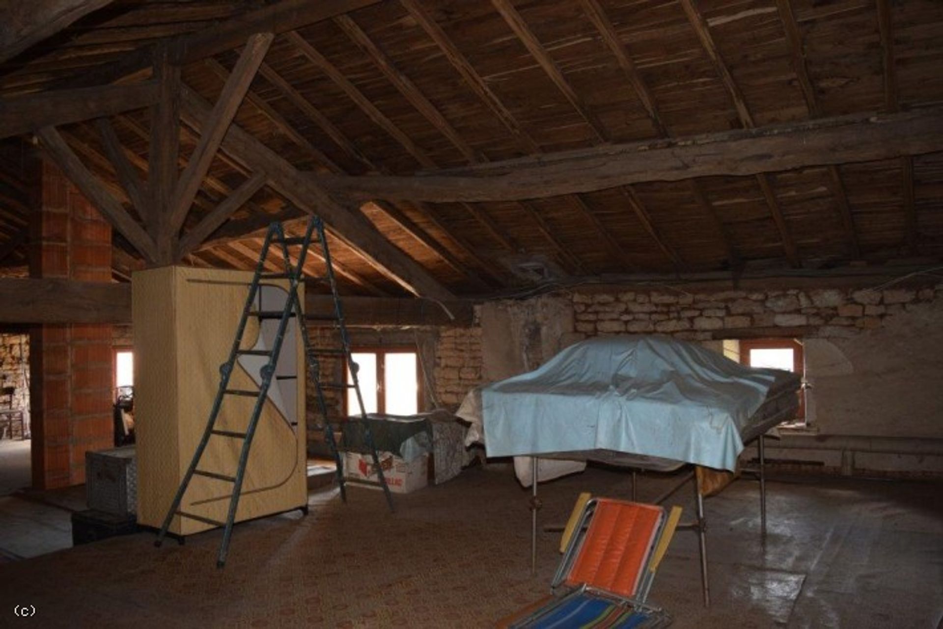 House in Sauzé-Vaussais, Nouvelle-Aquitaine 10113896