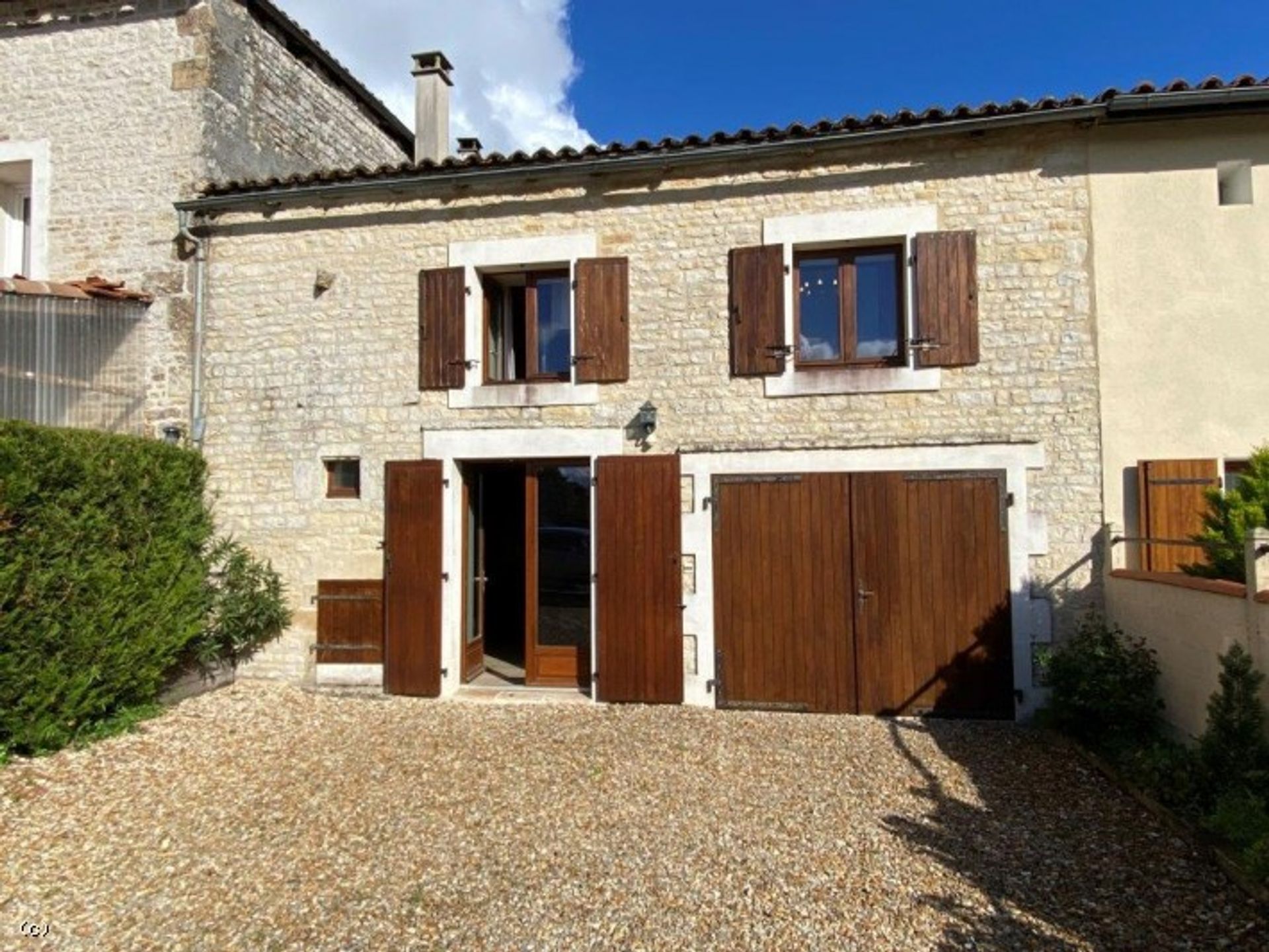 casa no Ruffec, Nouvelle-Aquitaine 10113901