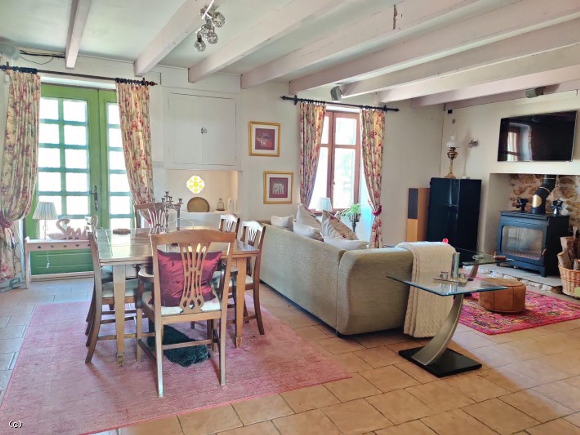 Huis in Civray, Nouvelle-Aquitaine 10113927