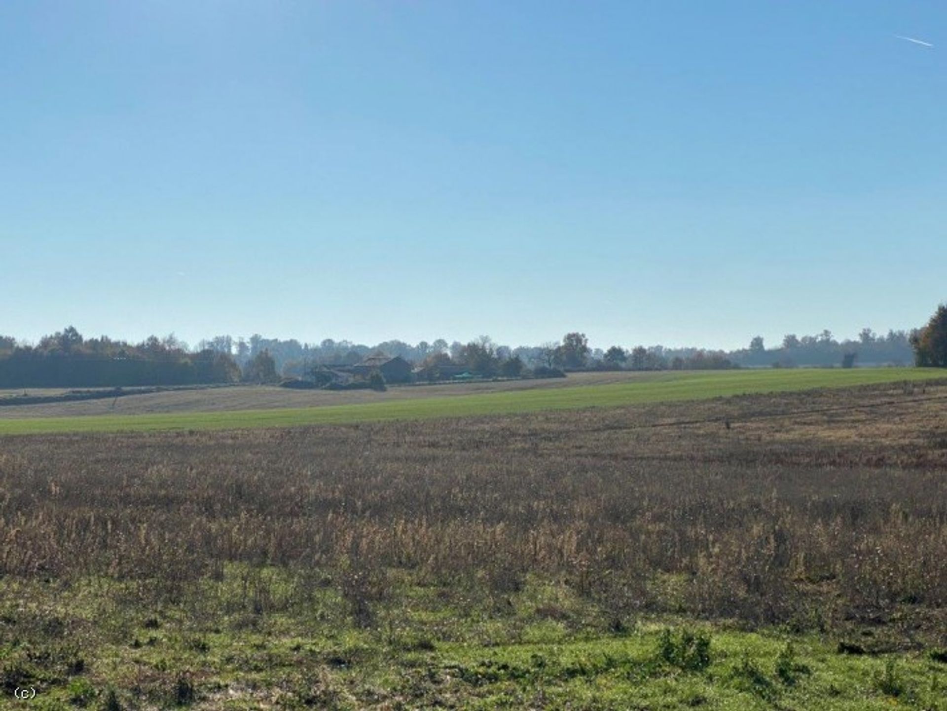 بيت في Nanteuil-en-Vallée, Nouvelle-Aquitaine 10113928