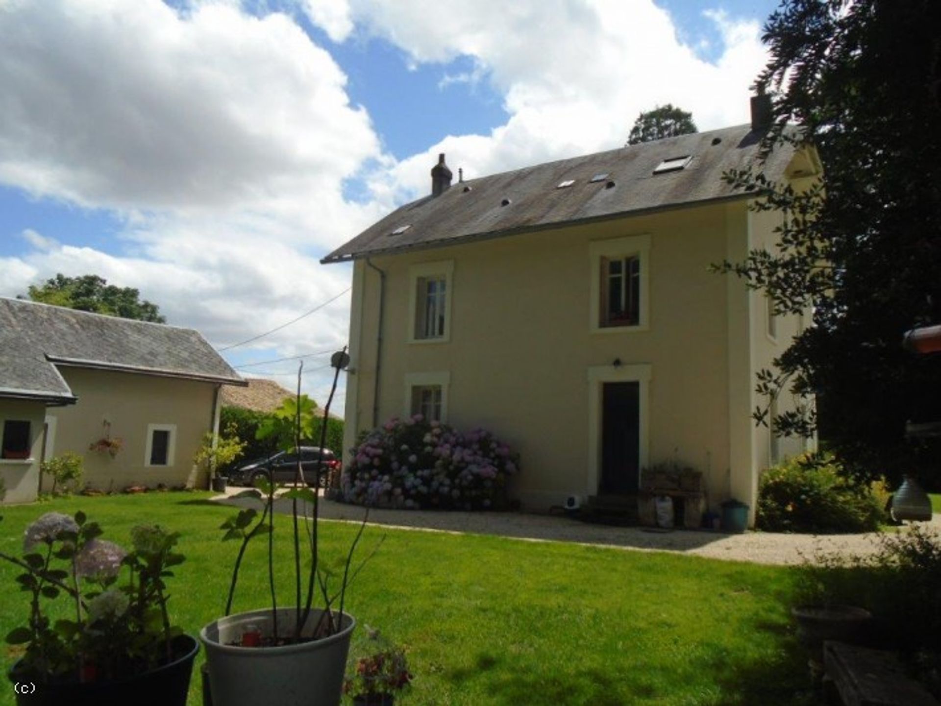 Huis in Chef-Boutonne, Nouvelle-Aquitaine 10113933