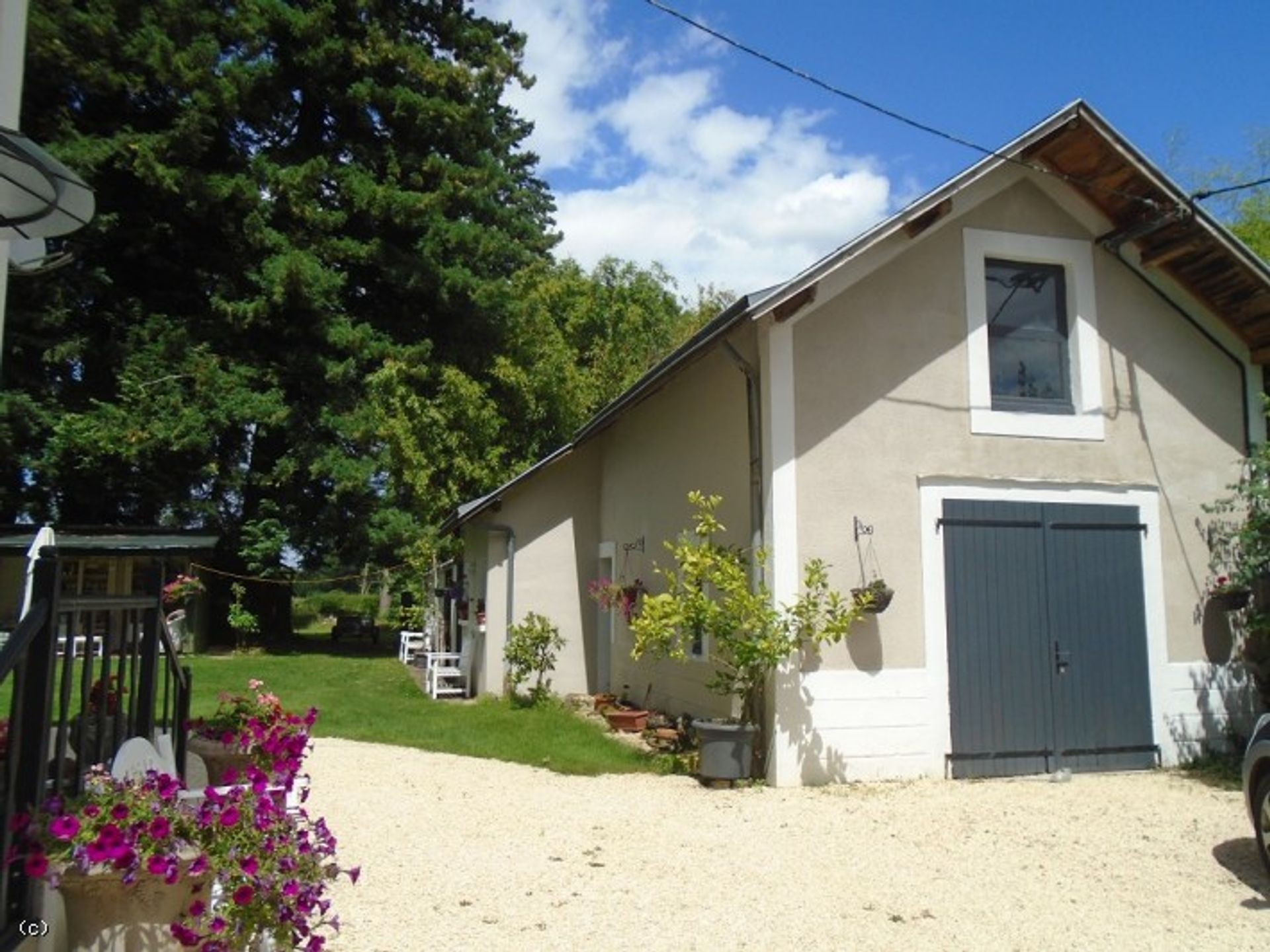 Huis in Chef-Boutonne, Nouvelle-Aquitaine 10113933