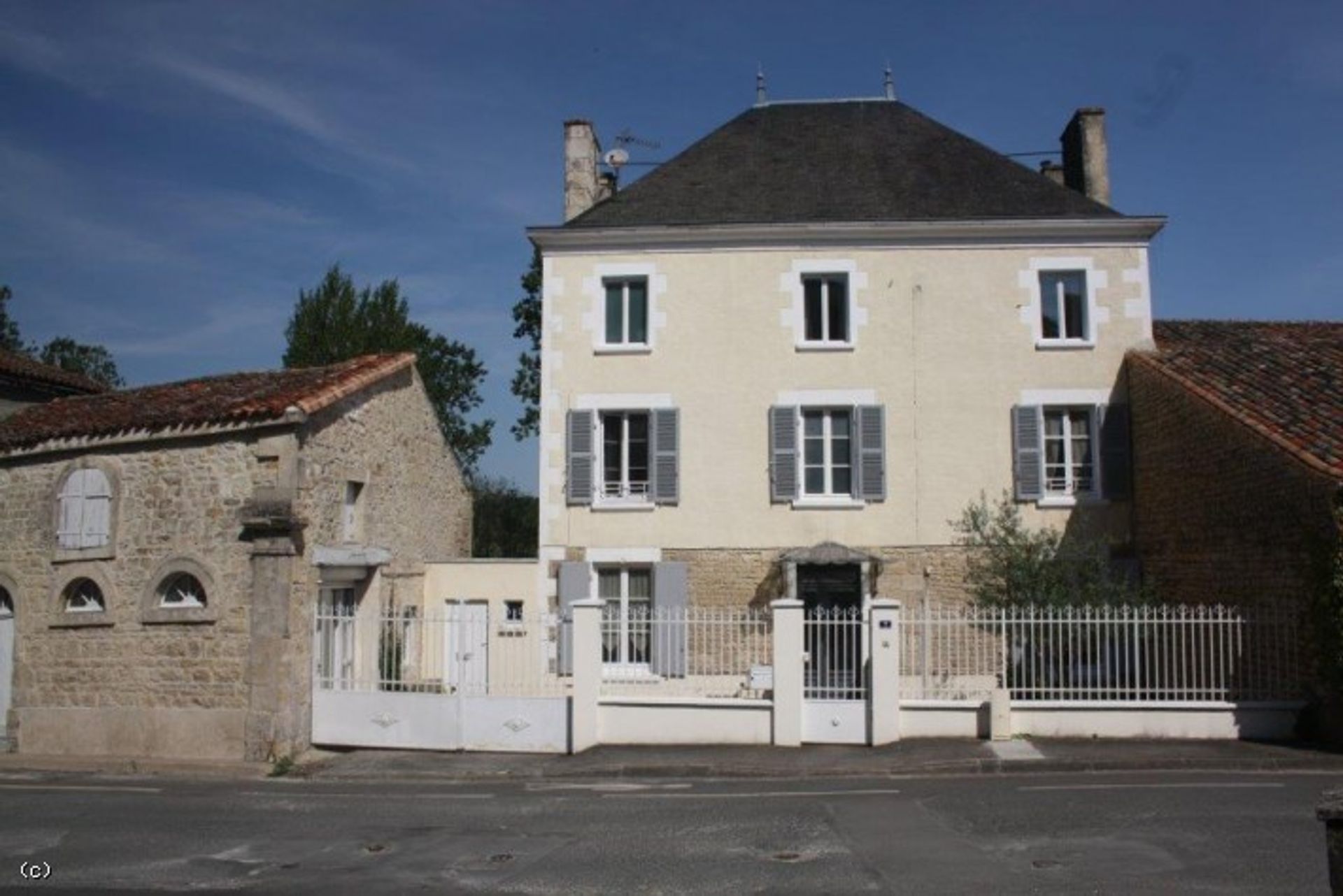 Hus i Chef-Boutonne, Nouvelle-Aquitaine 10113935