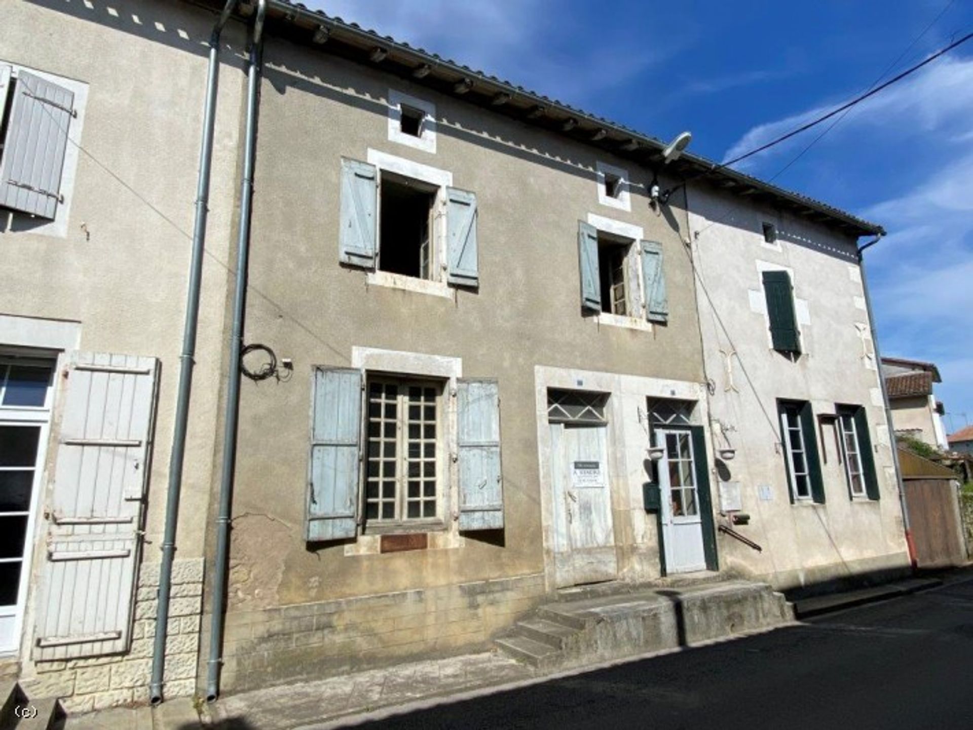 Hus i Champagne-Mouton, Nouvelle-Aquitaine 10113943