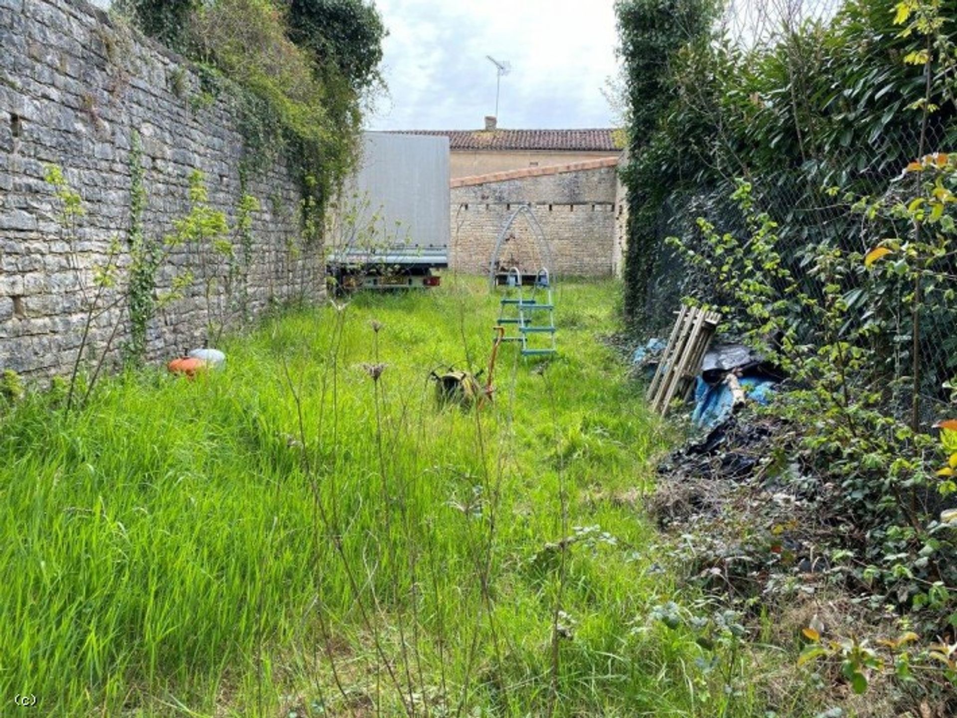 casa no Aunac-sur-Charente, Nouvelle-Aquitaine 10113959