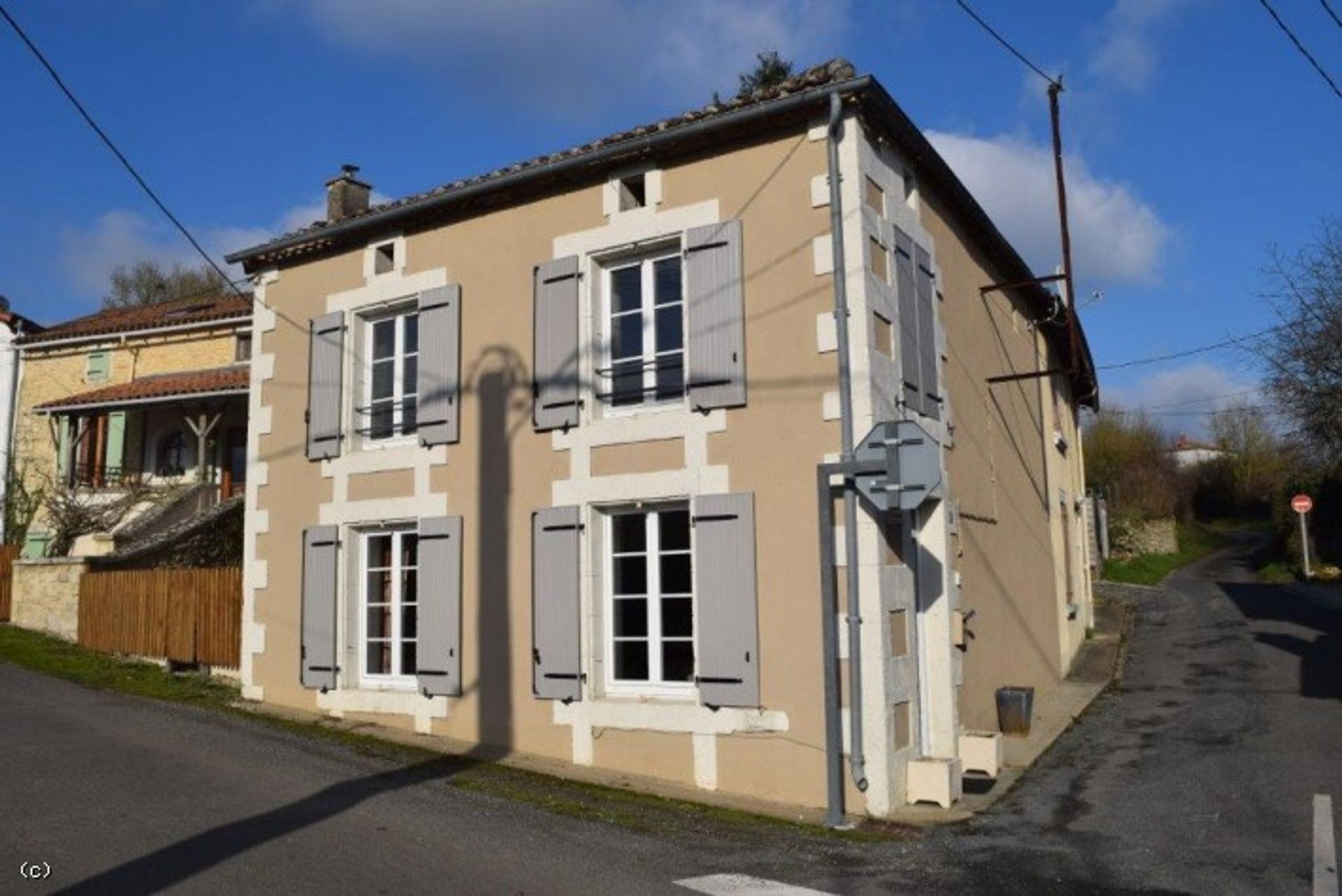 Hus i Champagne-Mouton, Nouvelle-Aquitaine 10113961