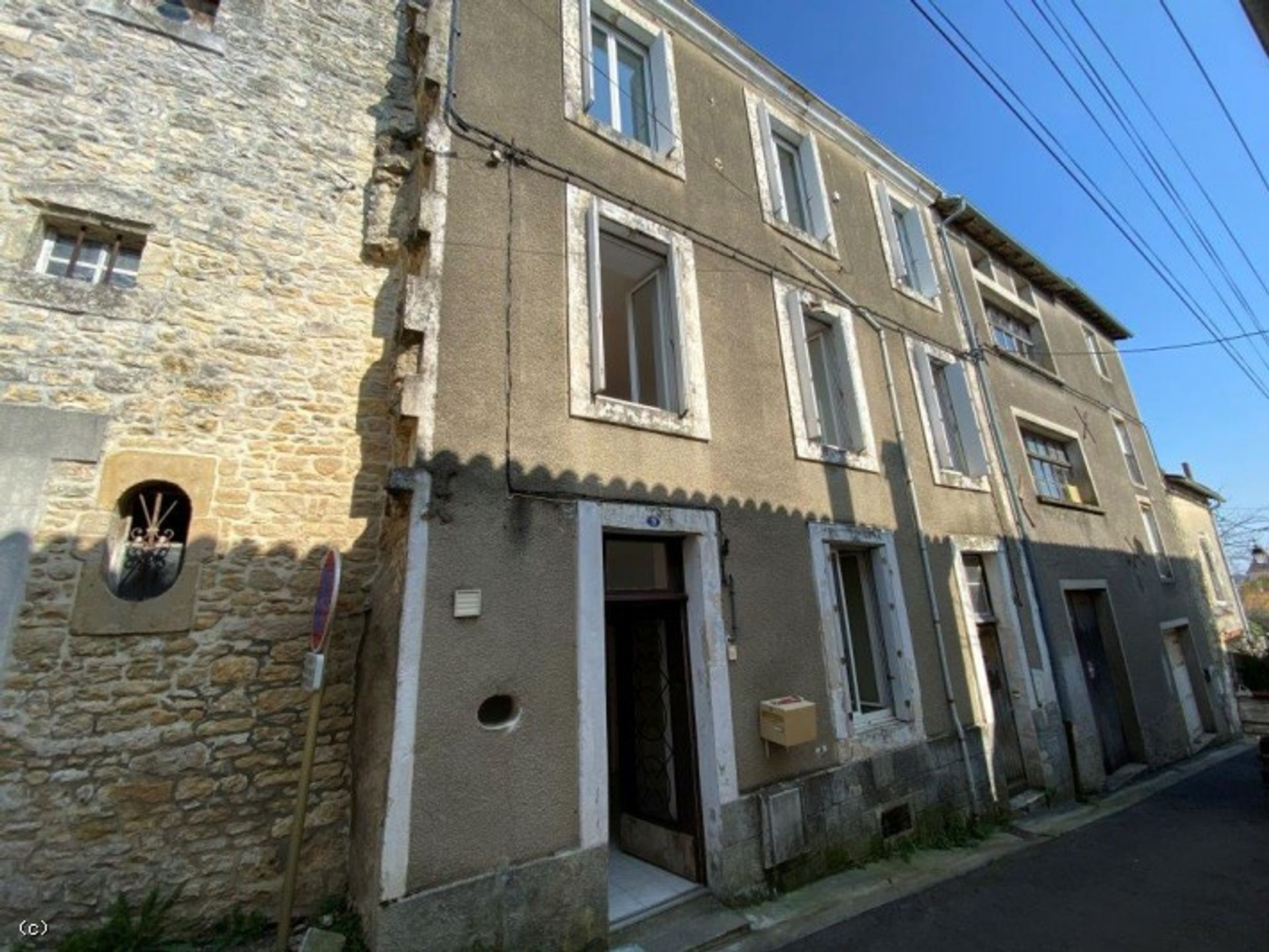 Condominium in Ruffec, Nouvelle-Aquitaine 10113966