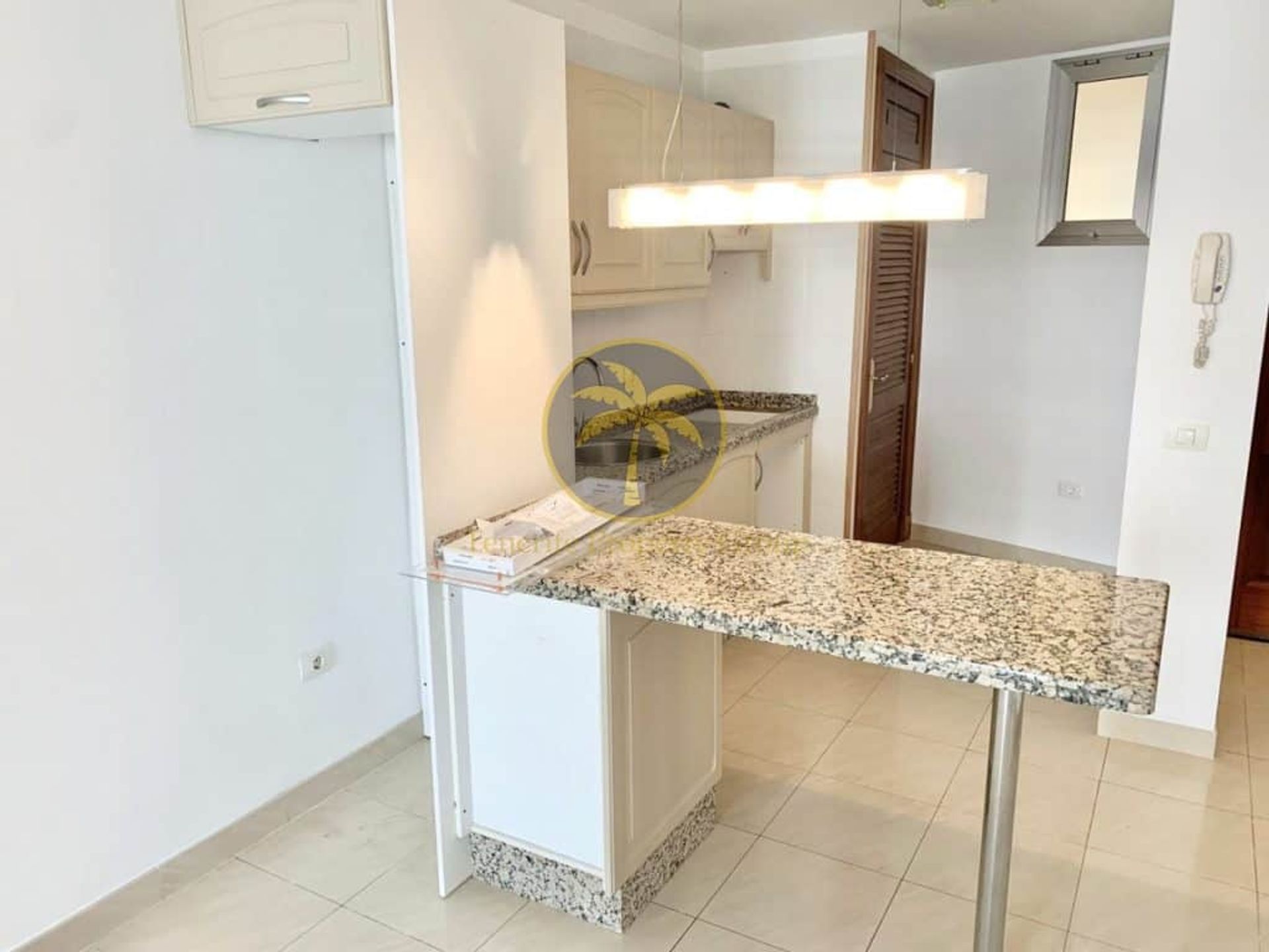 Condominium in Adeje, Canarias 10113980