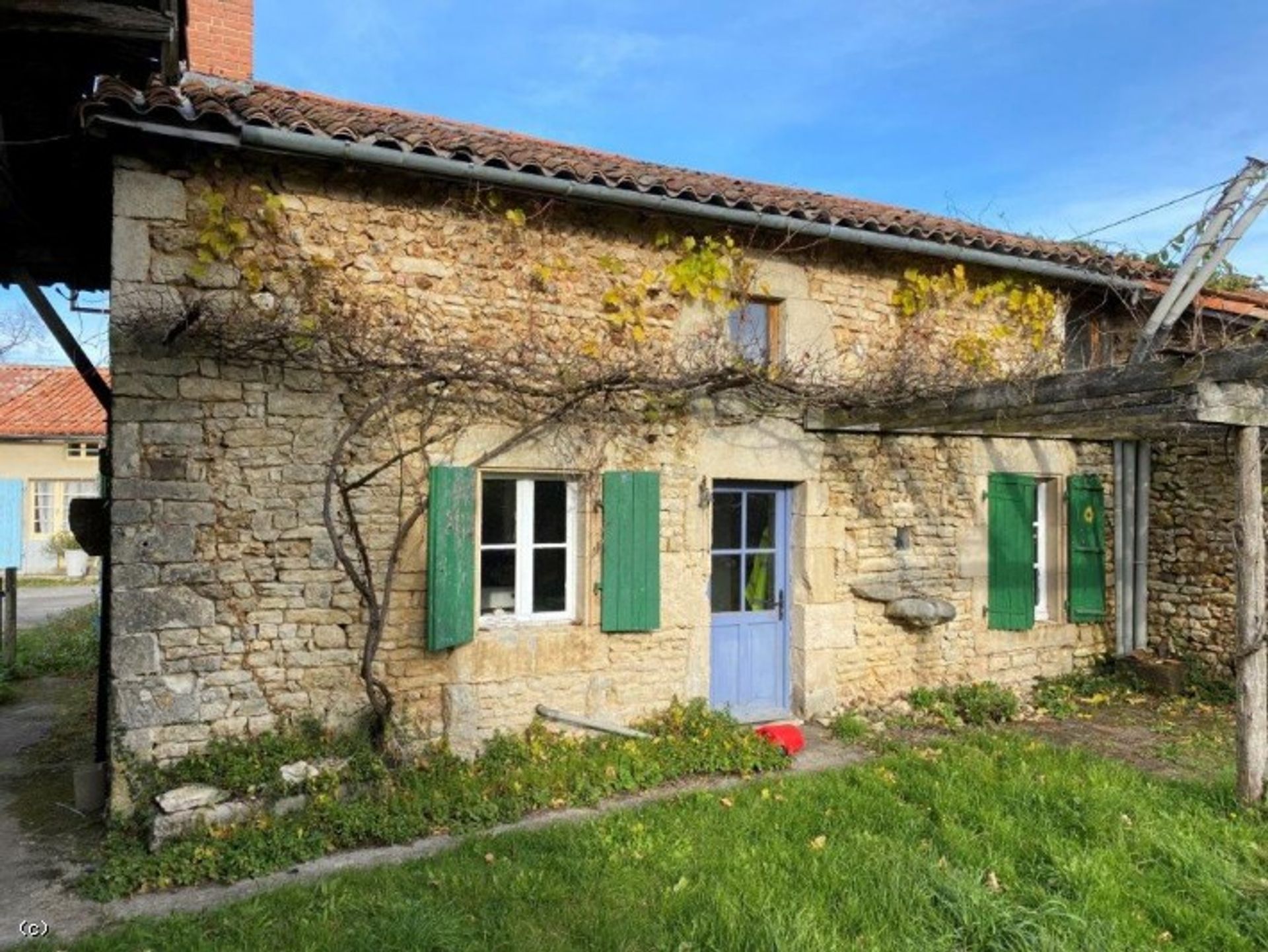 Hus i Champagne-Mouton, Nouvelle-Aquitaine 10113981