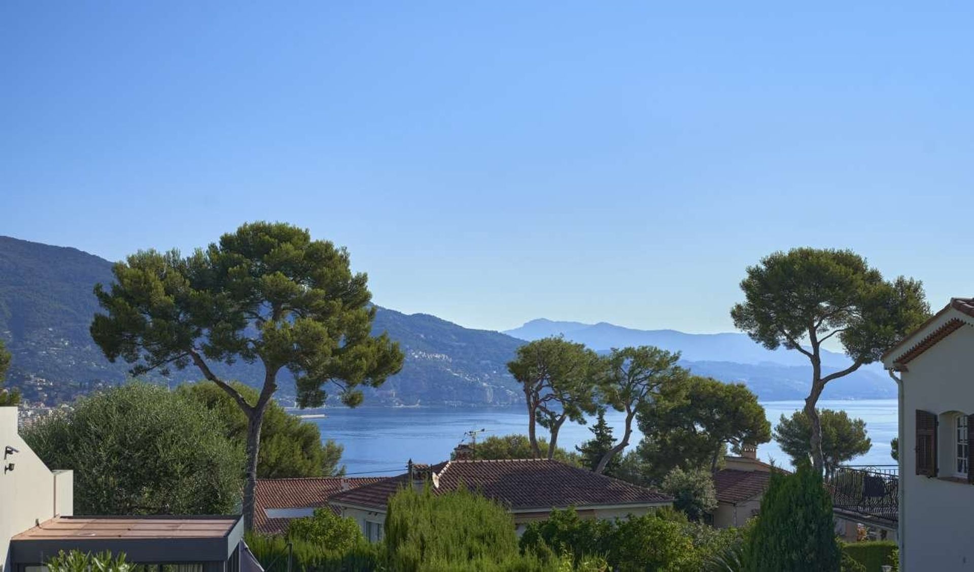 Talo sisään Cap Martin, Provence-Alpes-Cote d'Azur 10114282