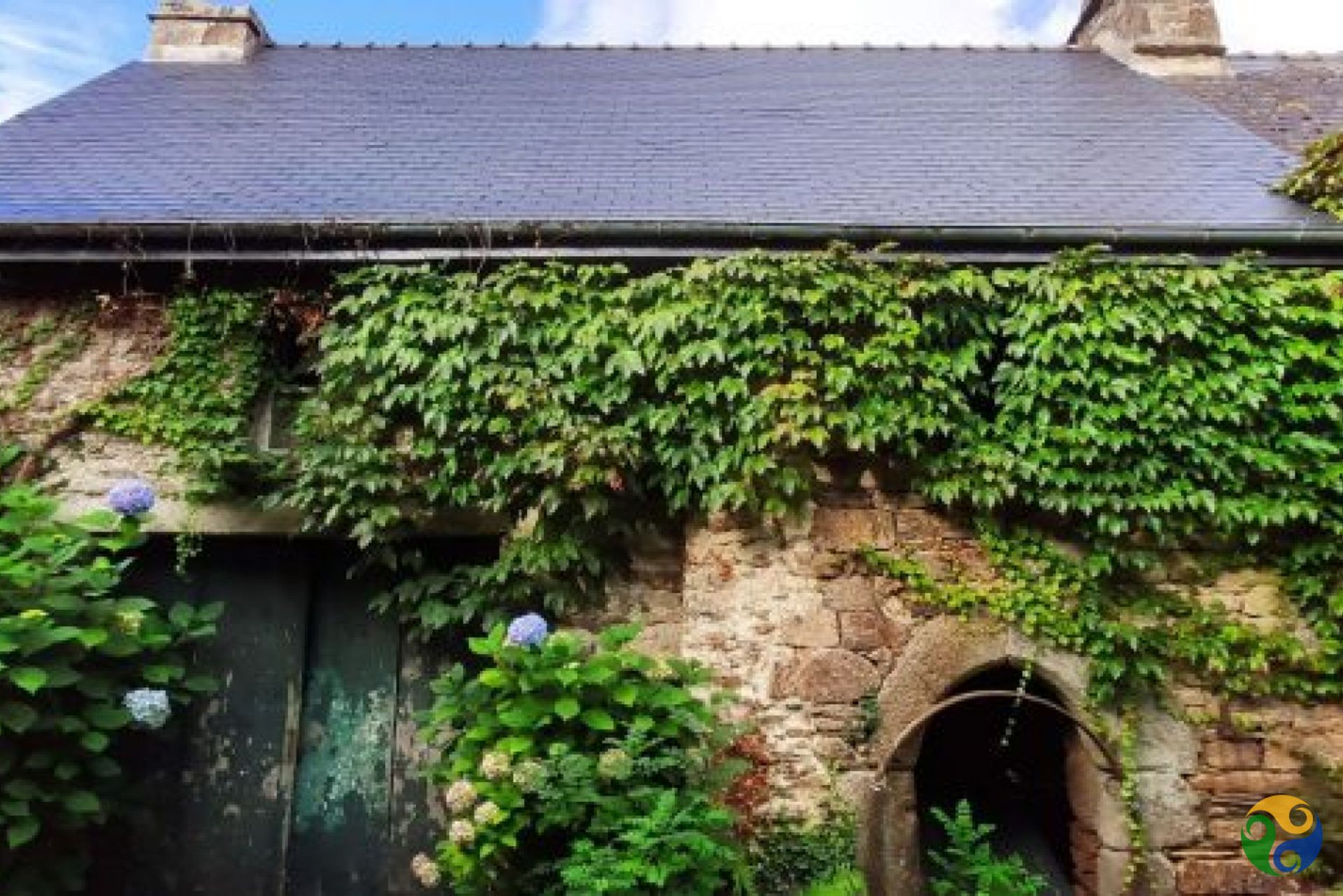 rumah dalam La Feuillée, Brittany 10114538