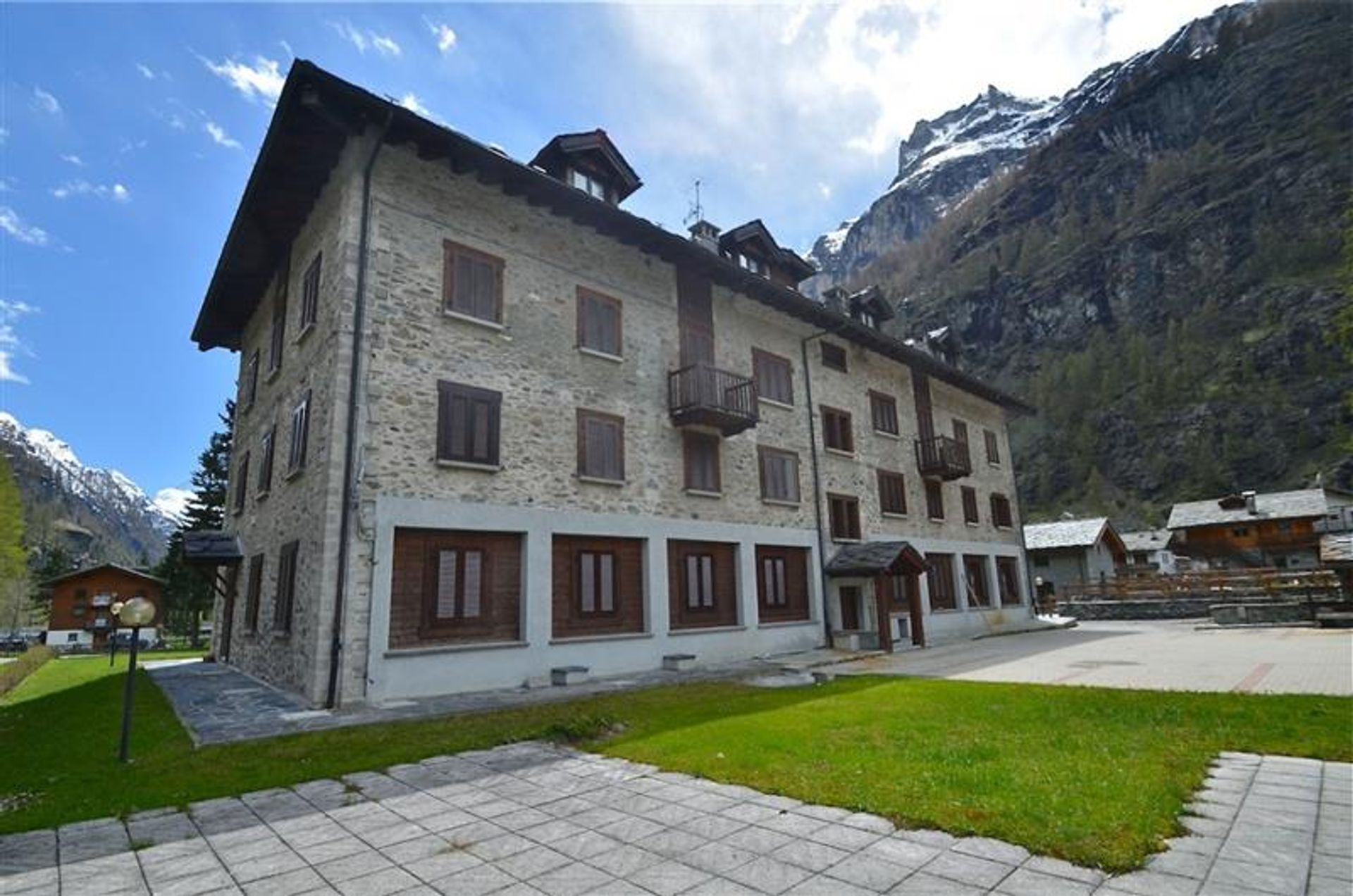 Condominio nel Gressoney-la-Trinite, Valle d'Aosta 10116213