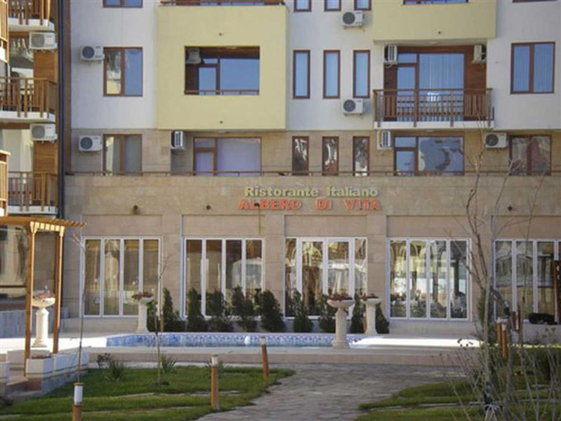 सम्मिलित में Burgas, Burgas 10116254