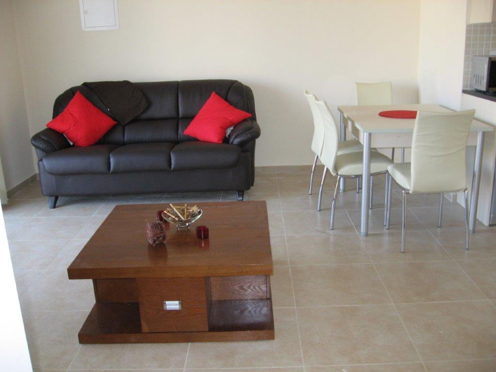 Condominium in Yeni İskele,  10116352