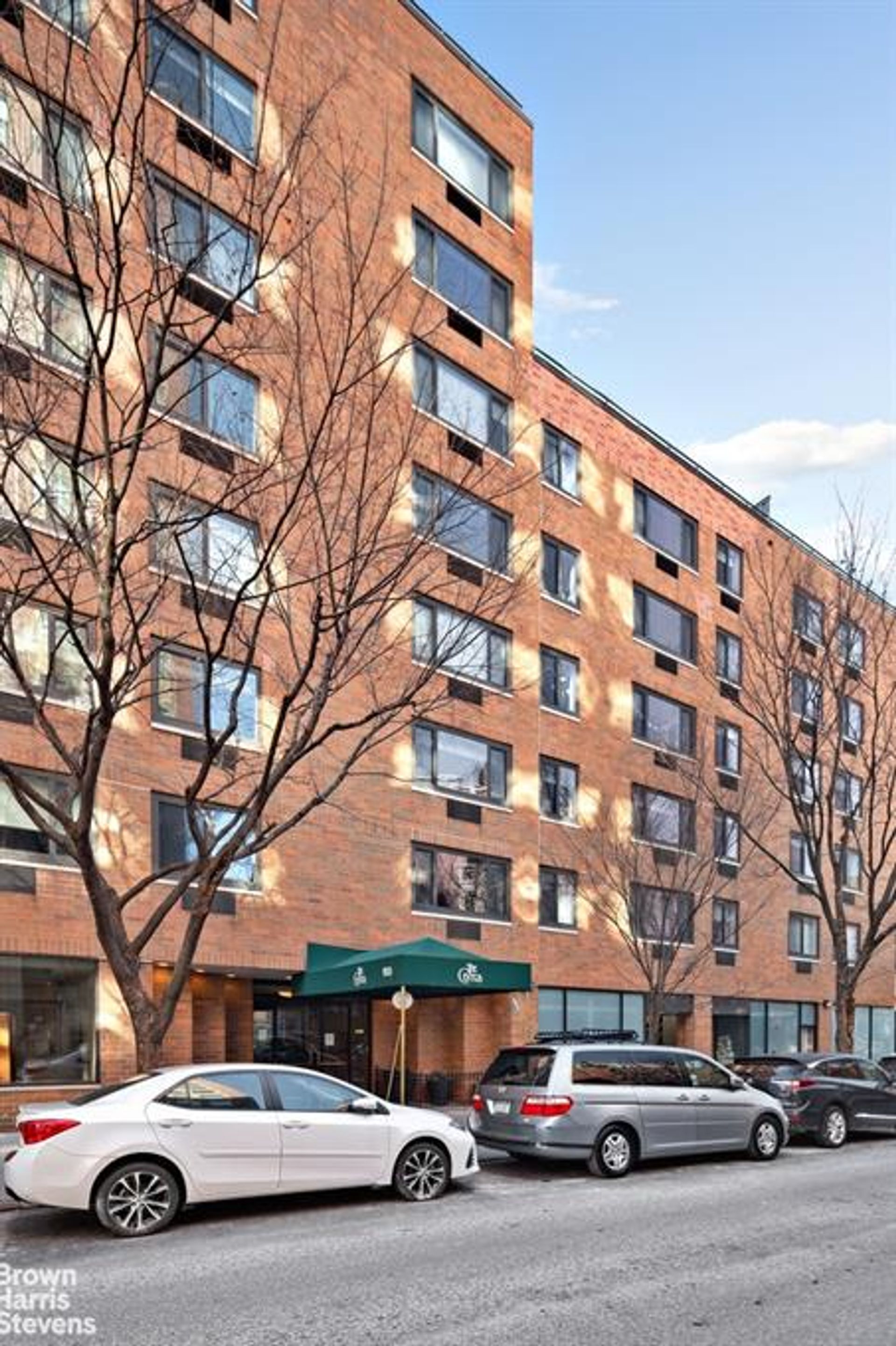 Condominium in New York, New York 10117317