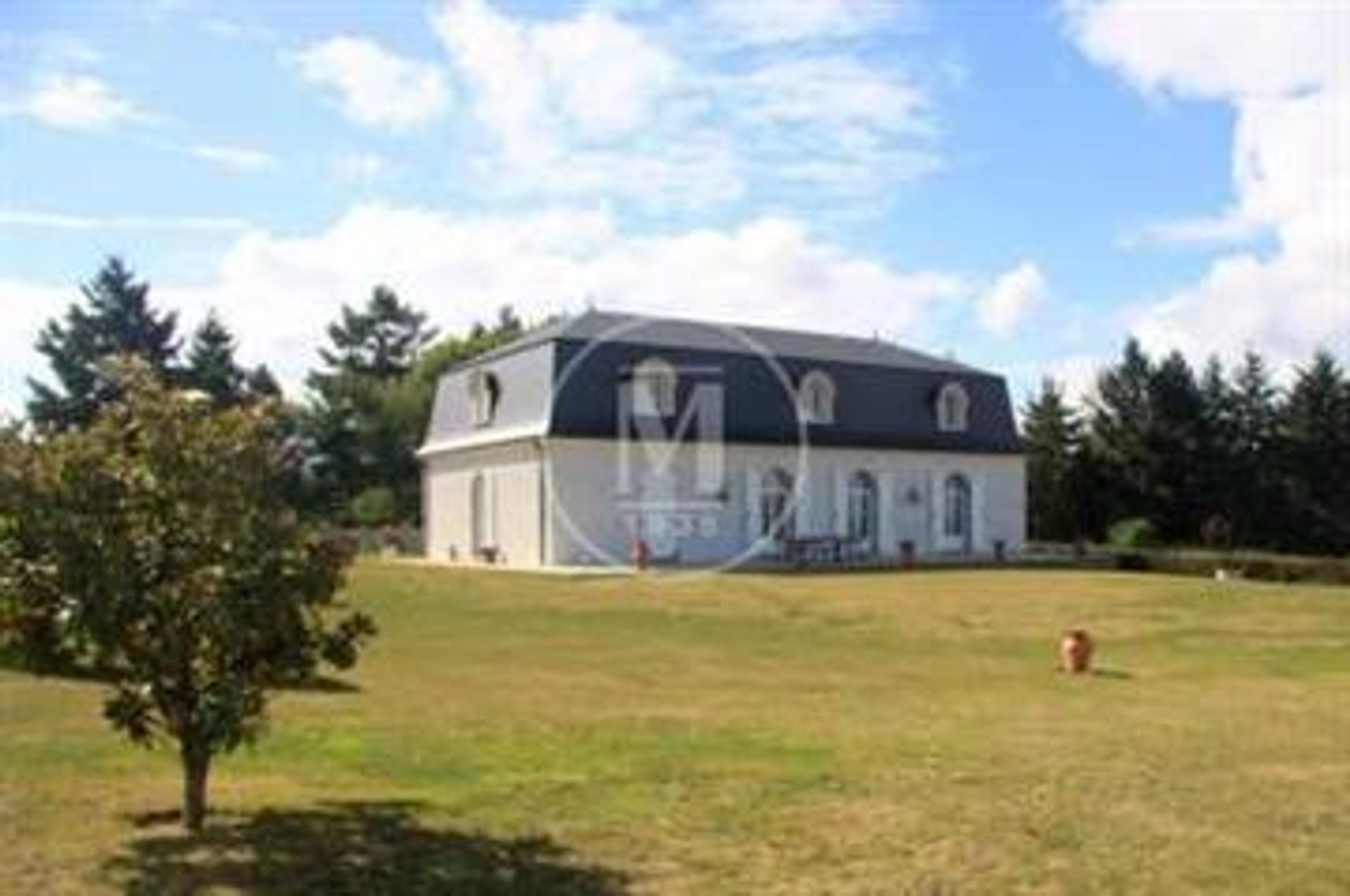 casa en Néris-les-Bains, Auvergne-Rhône-Alpes 10118041