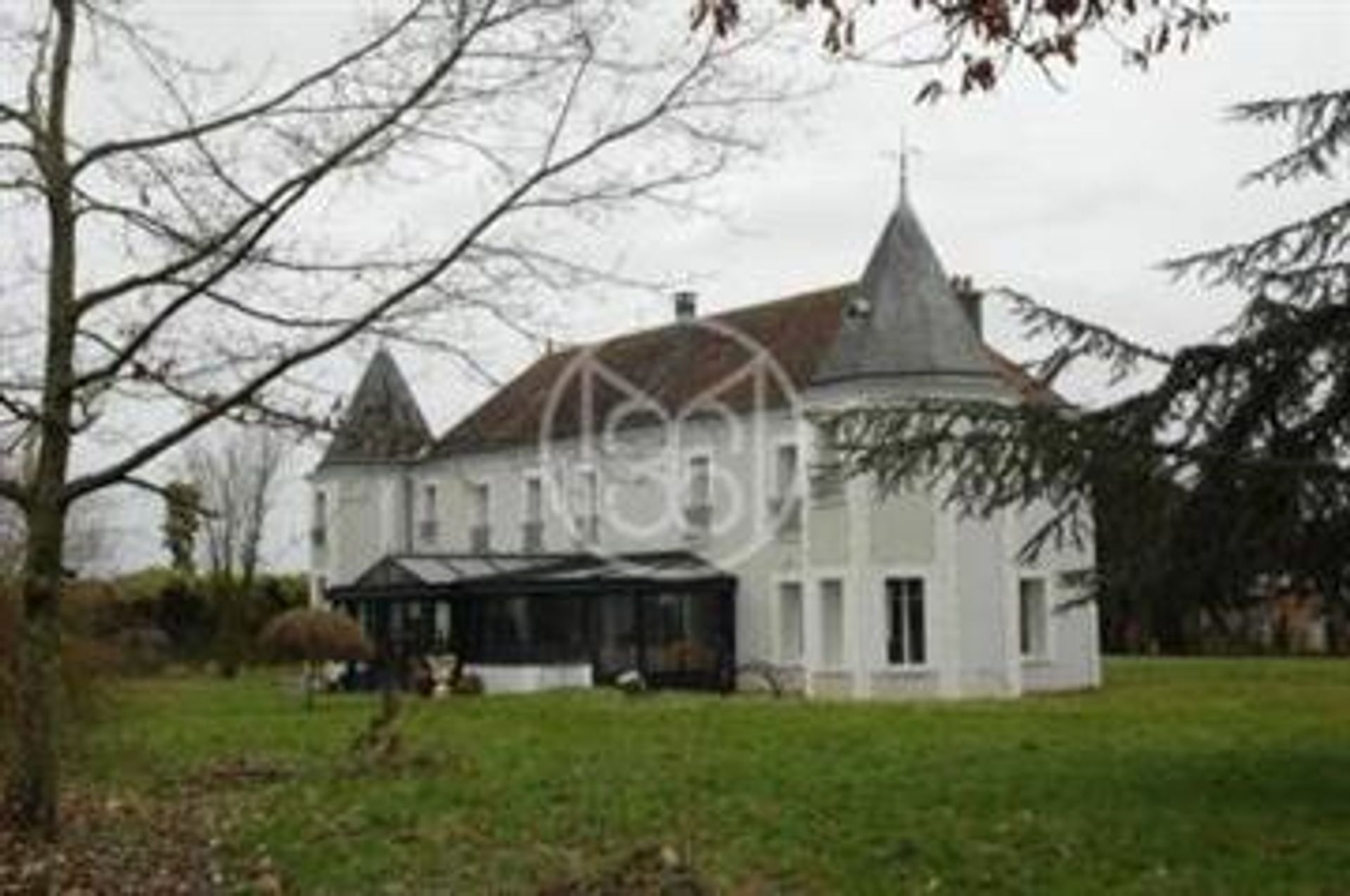 Dom w Bailleau-le-Pin, Centre-Val de Loire 10118049