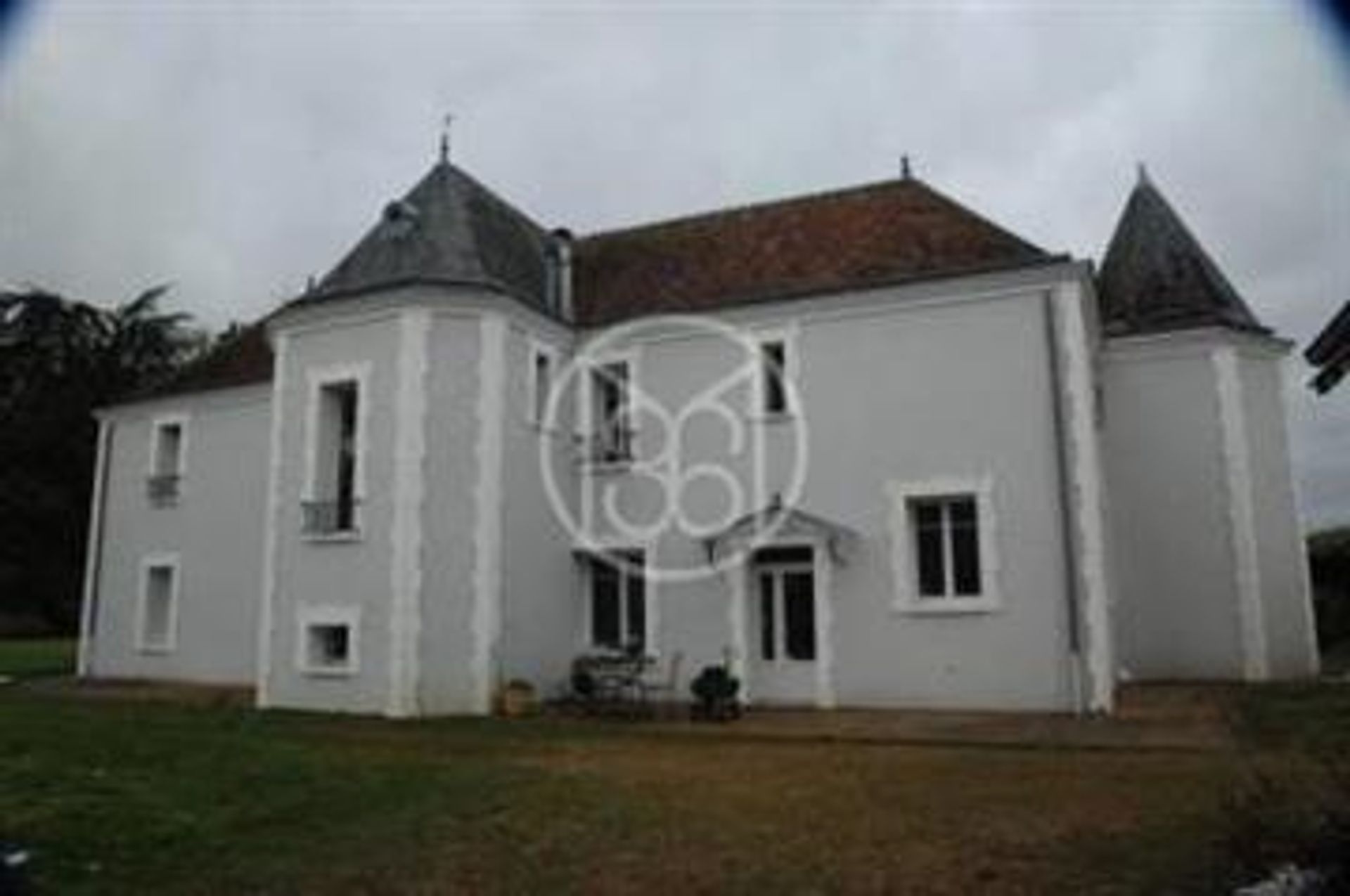 House in Bailleau-le-Pin, Centre-Val de Loire 10118049