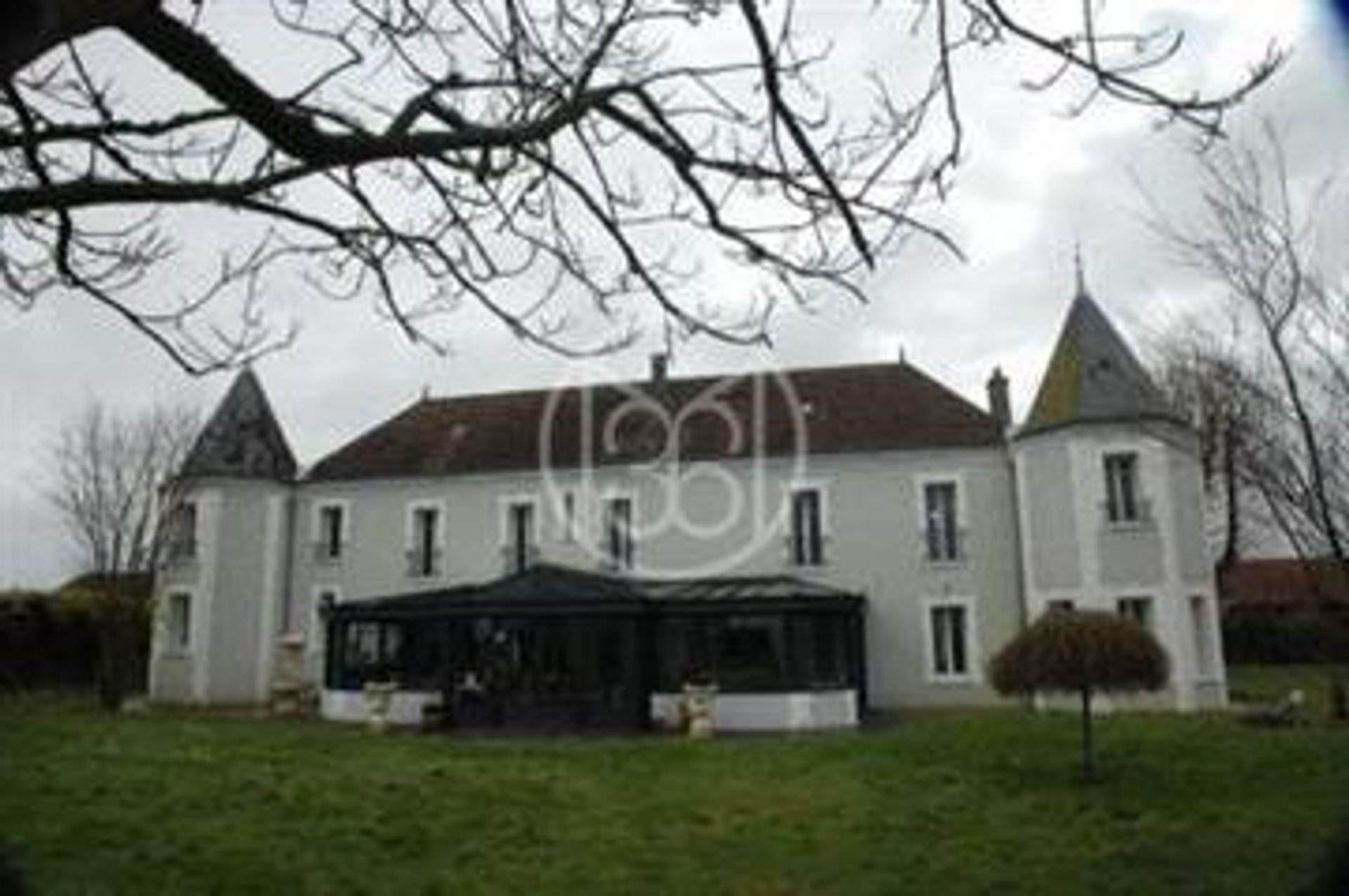 House in Bailleau-le-Pin, Centre-Val de Loire 10118049