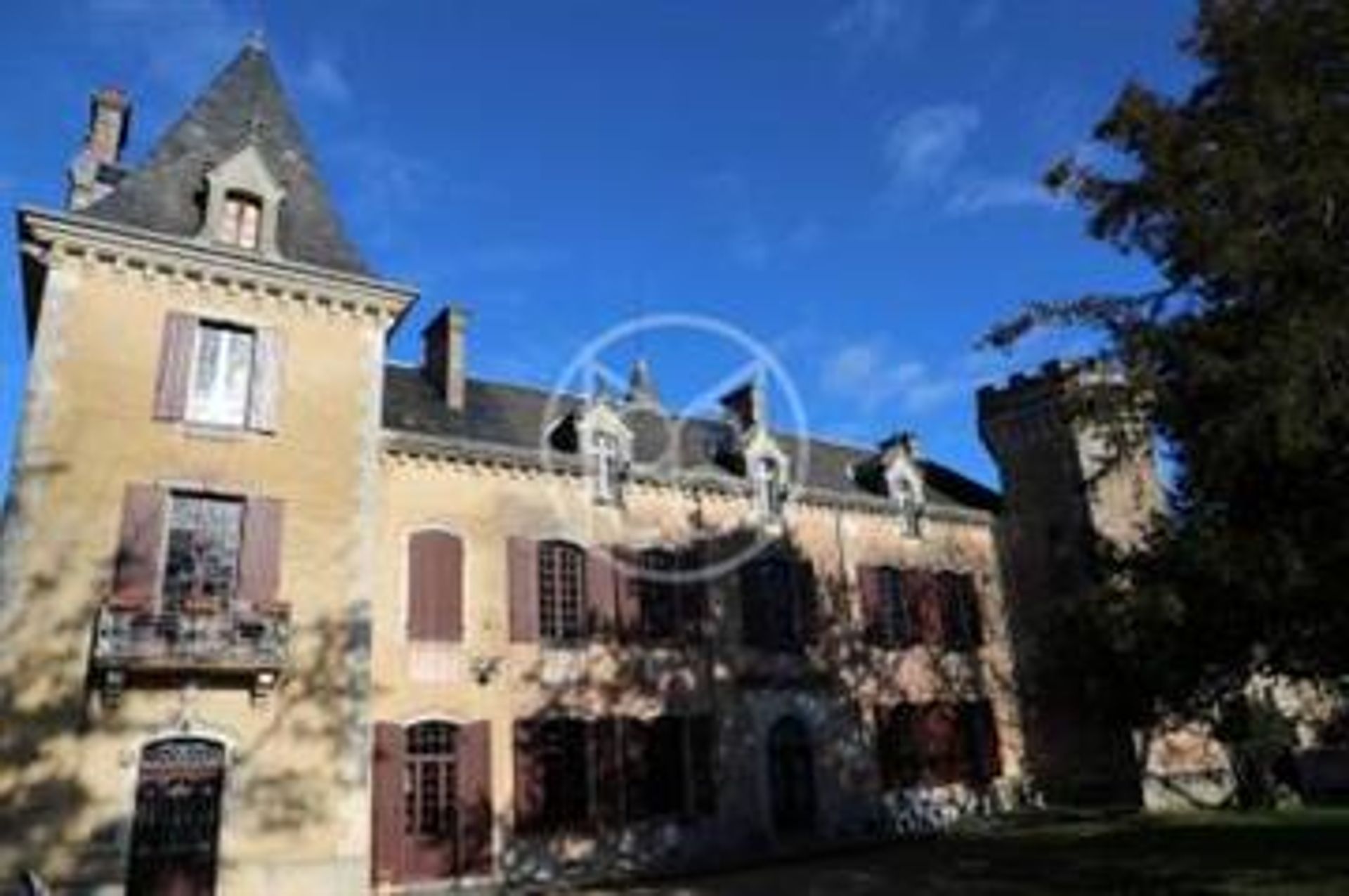 Hus i Saint-Jean-d'Angély, Nouvelle-Aquitaine 10118107