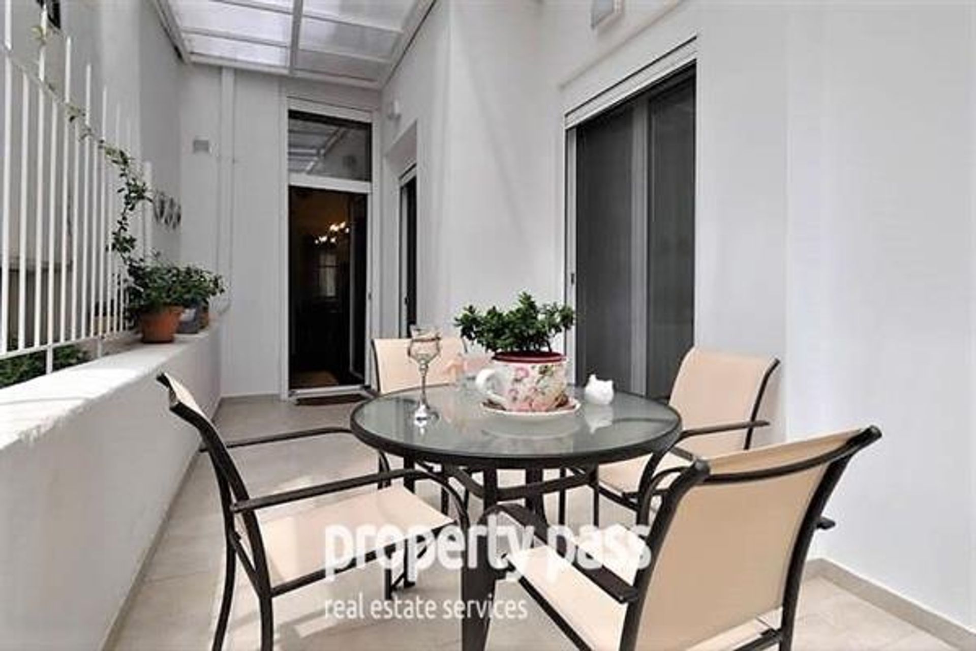 Condominium in Athina,  10118206