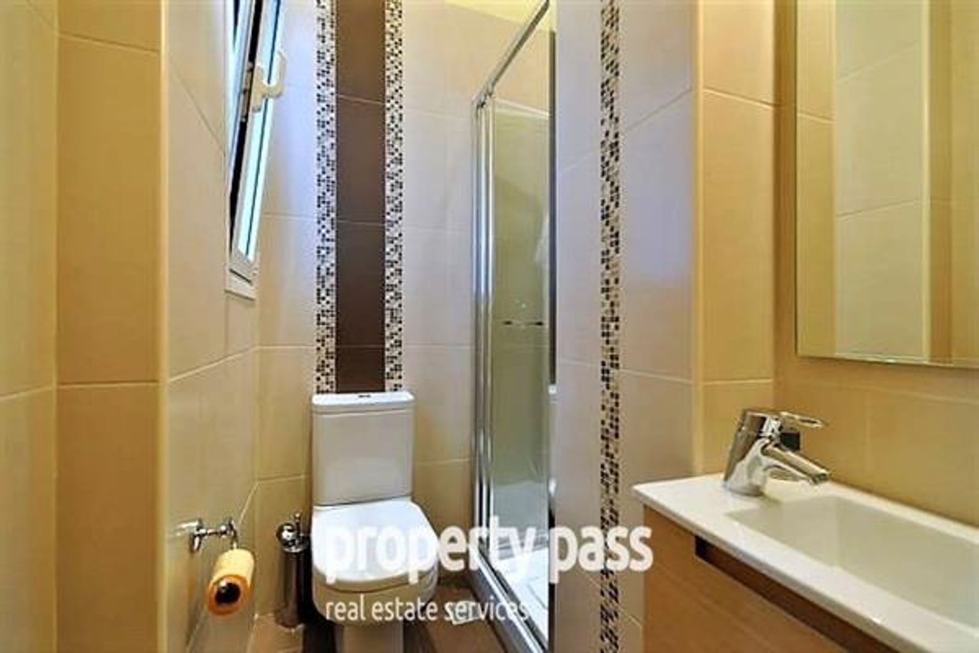 Condominium in Athina,  10118206