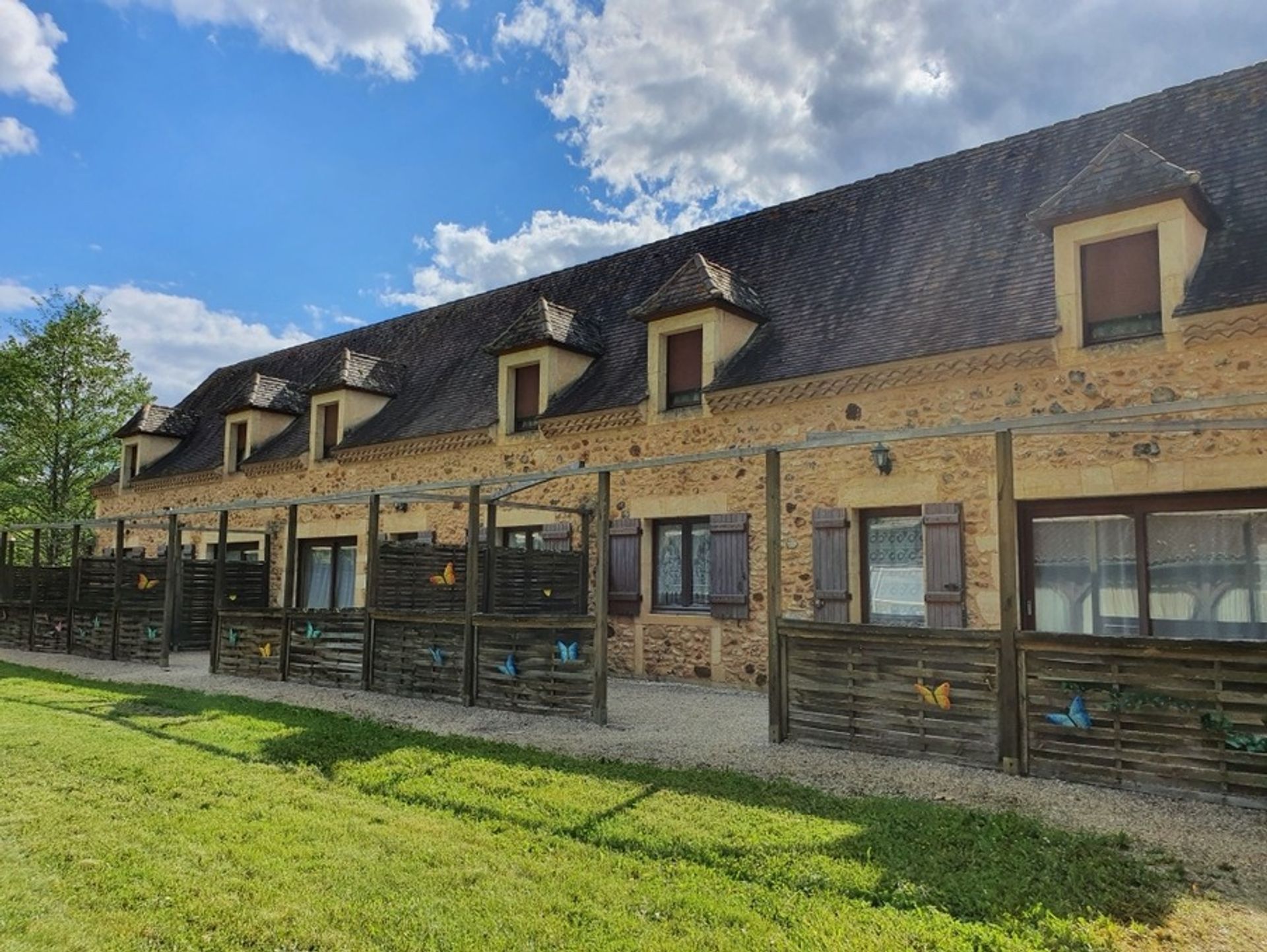 Casa nel Rouffignac-Saint-Cernin-de-Reilhac, Nouvelle-Aquitaine 10118487