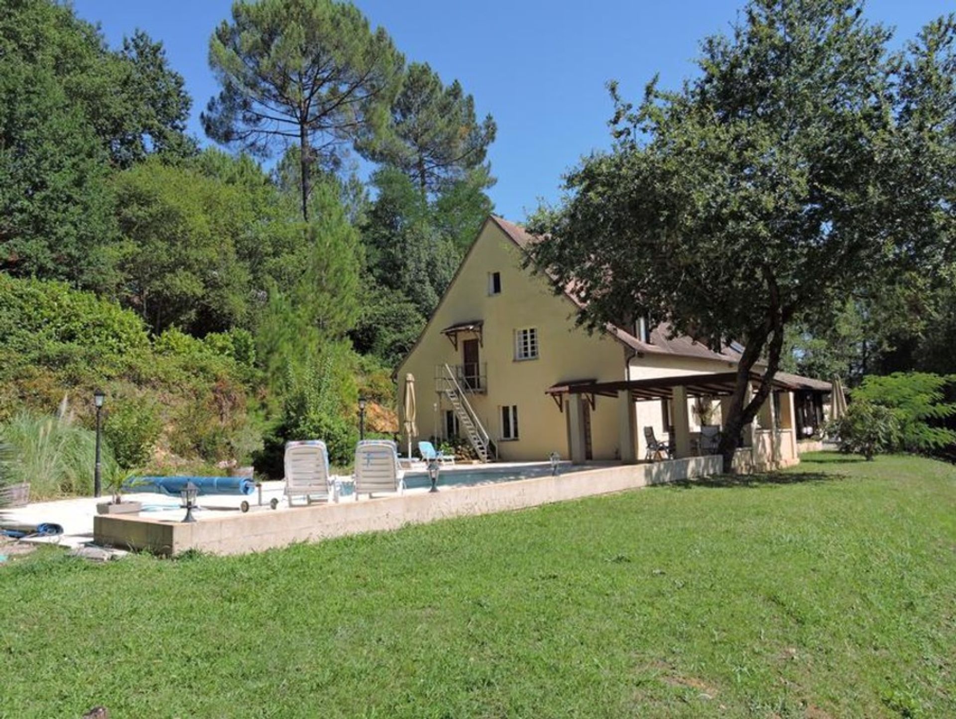 Haus im Saint-Léon-sur-Vézère, Nouvelle-Aquitaine 10118491