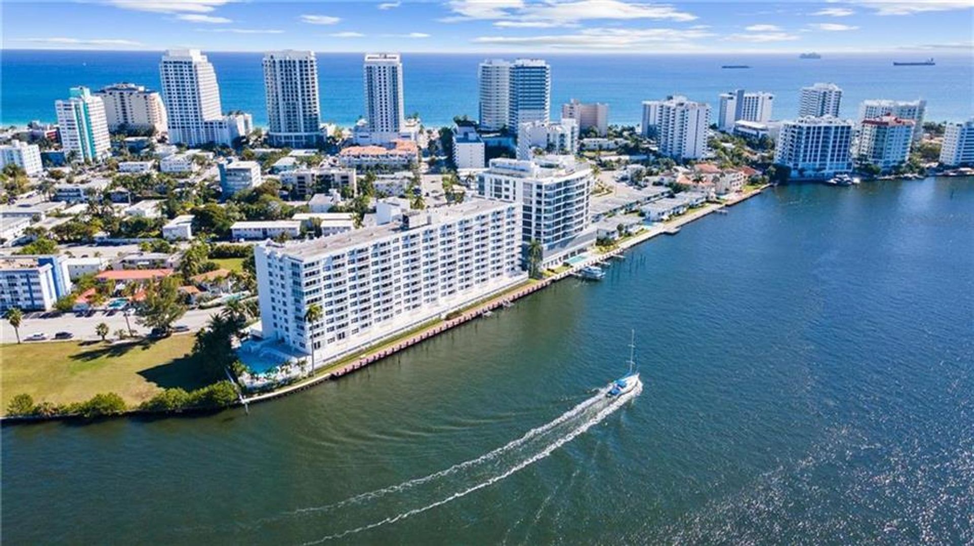 Kondominium dalam Birch Ocean Front, Florida 10118497