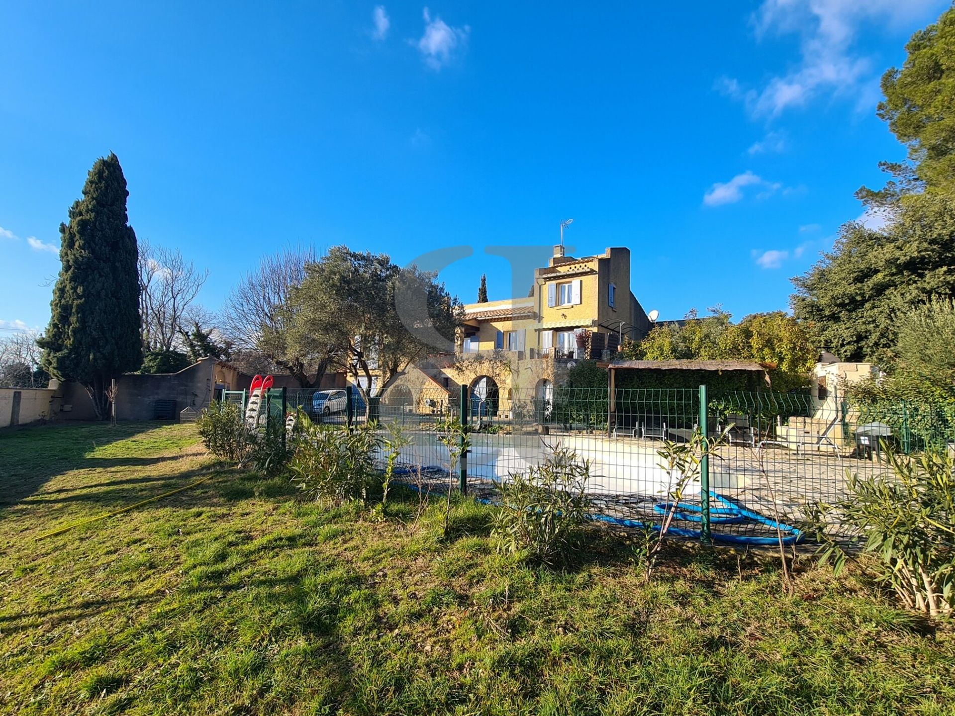 жилой дом в Uchaux, Provence-Alpes-Côte d'Azur 10119380