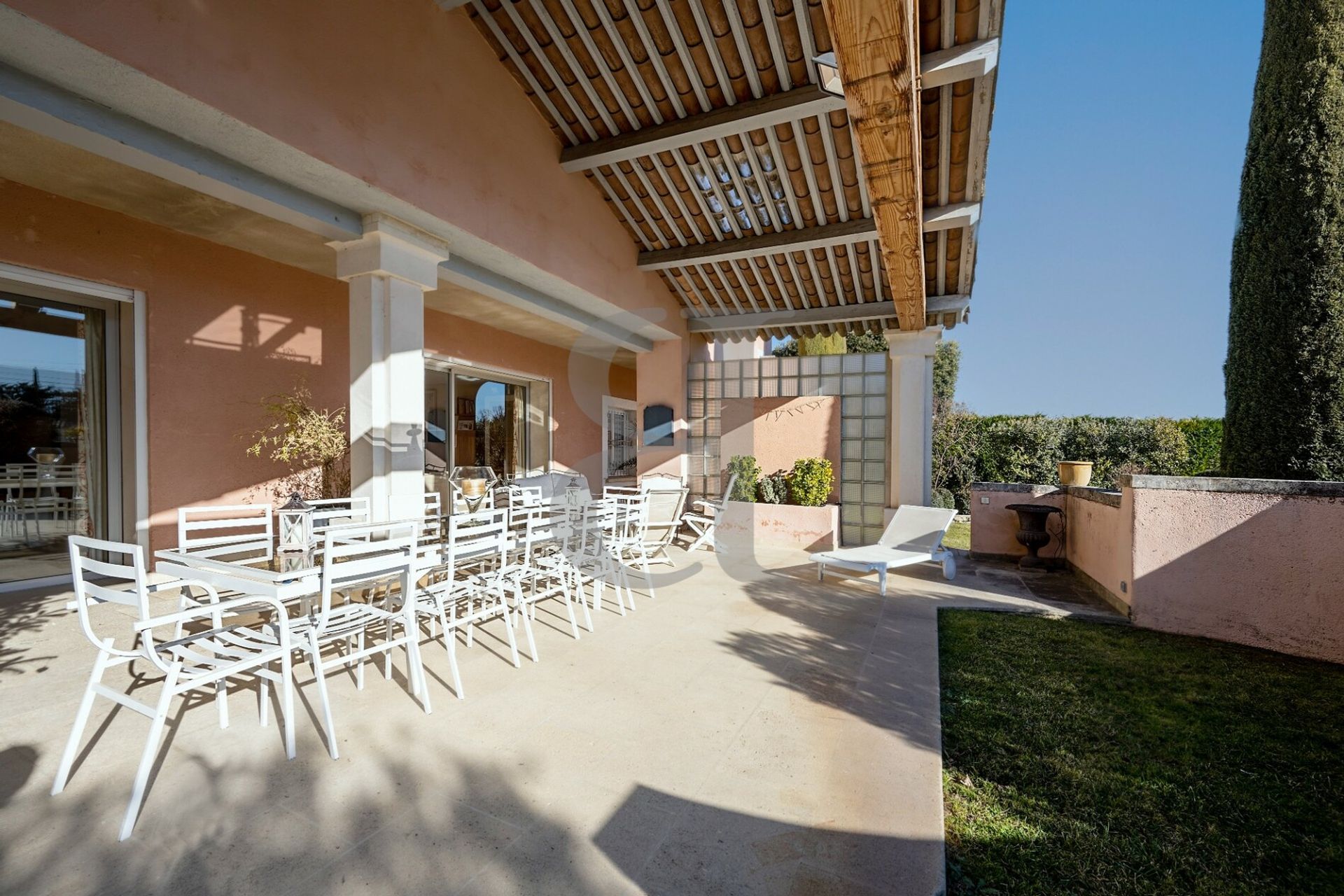 Будинок в Menerbes, Provence-Alpes-Cote d'Azur 10119404