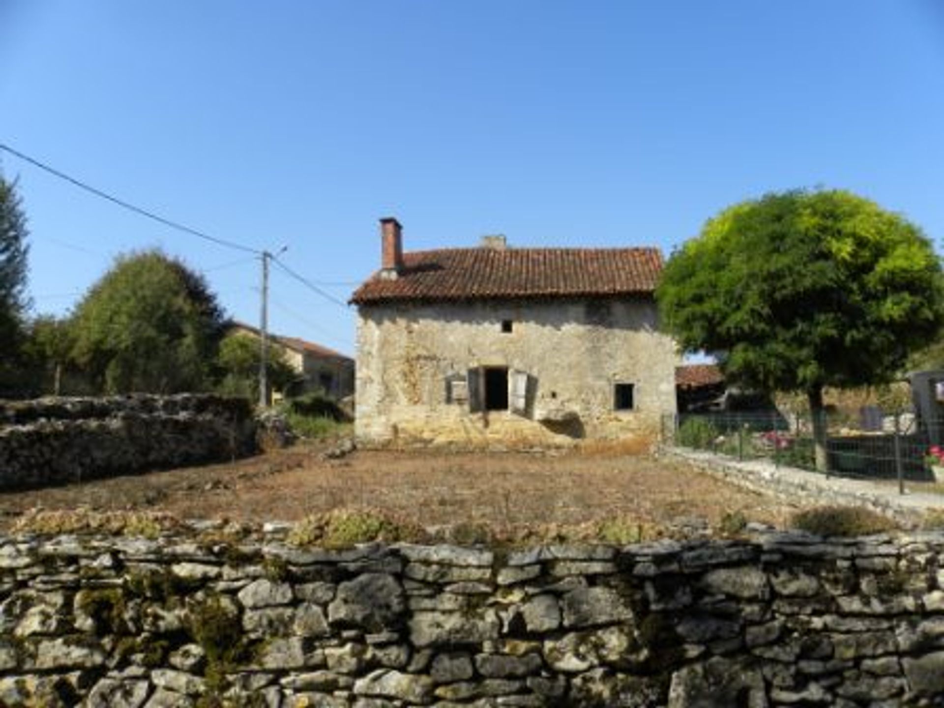 Hus i Saint-Claud, Nouvelle-Aquitaine 10120543