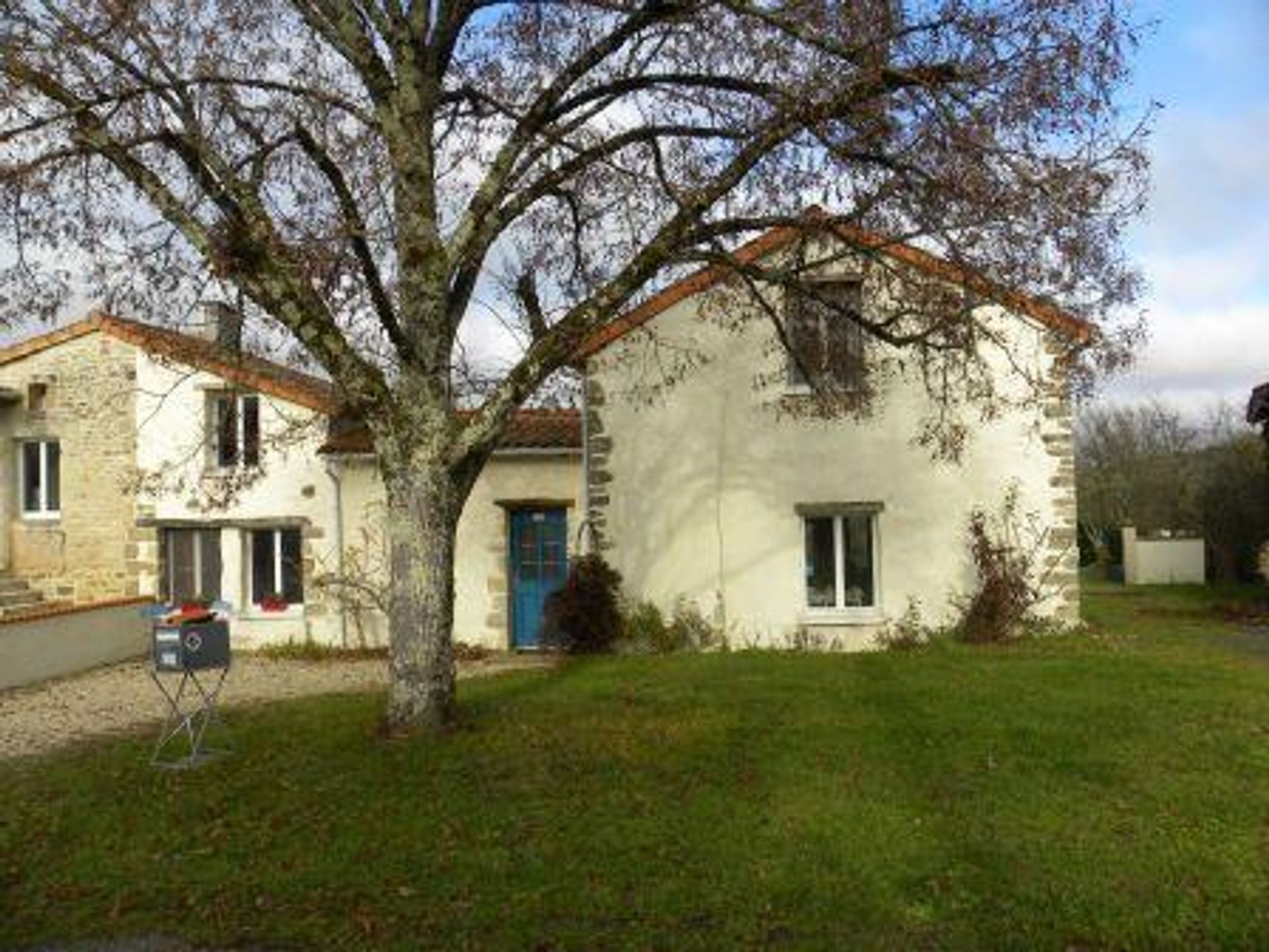 casa en Saint-Claud, Nouvelle-Aquitaine 10120545