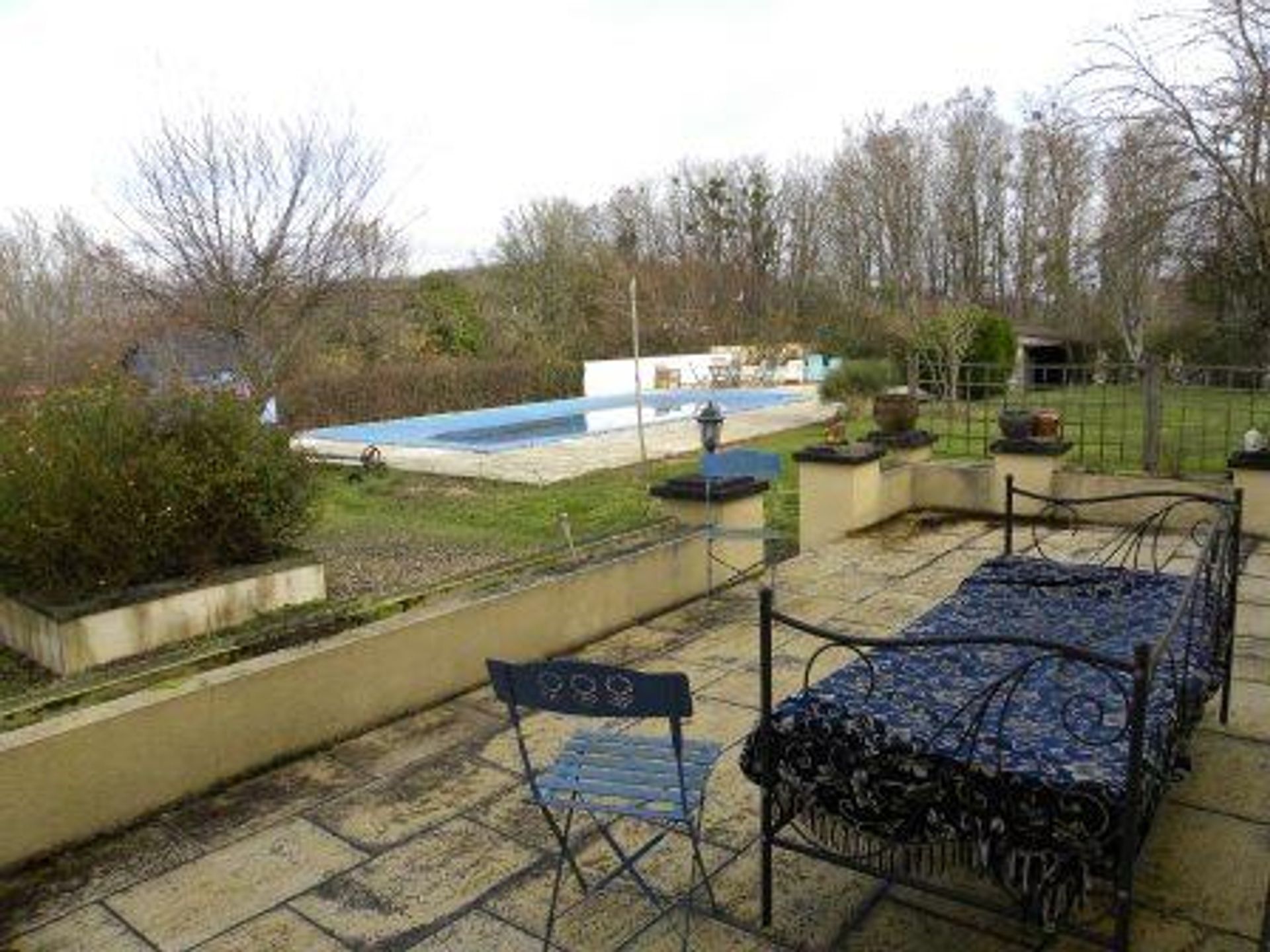 House in Saint-Claud, Nouvelle-Aquitaine 10120545