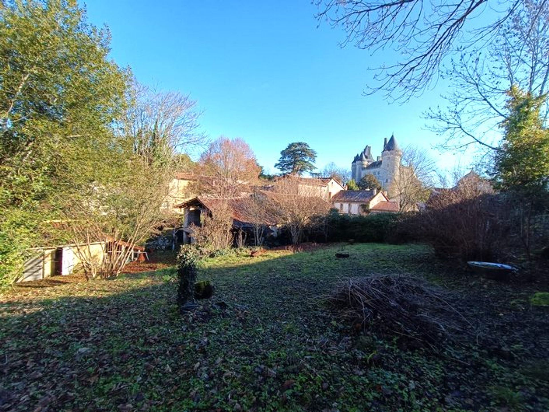 House in Verteuil-sur-Charente, Nouvelle-Aquitaine 10120637