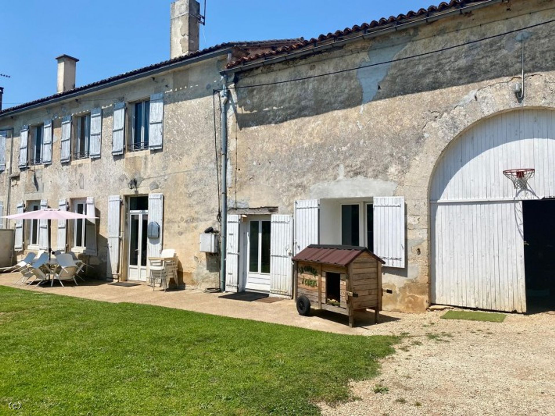 House in Ruffec, Nouvelle-Aquitaine 10120688