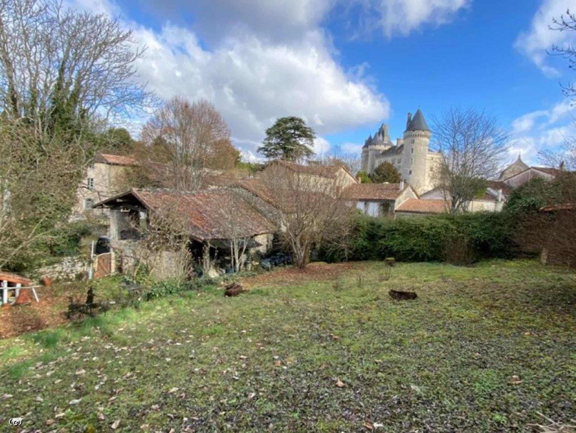 मकान में Verteuil-sur-Charente, Nouvelle-Aquitaine 10120693