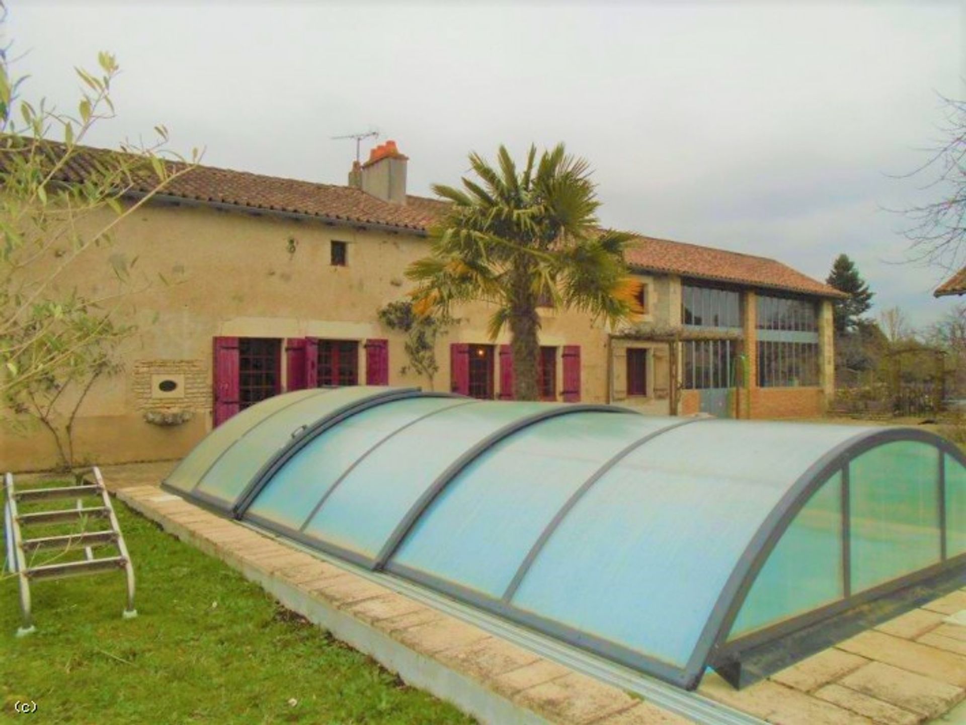 Condominio nel Civray, Nouvelle-Aquitaine 10120705