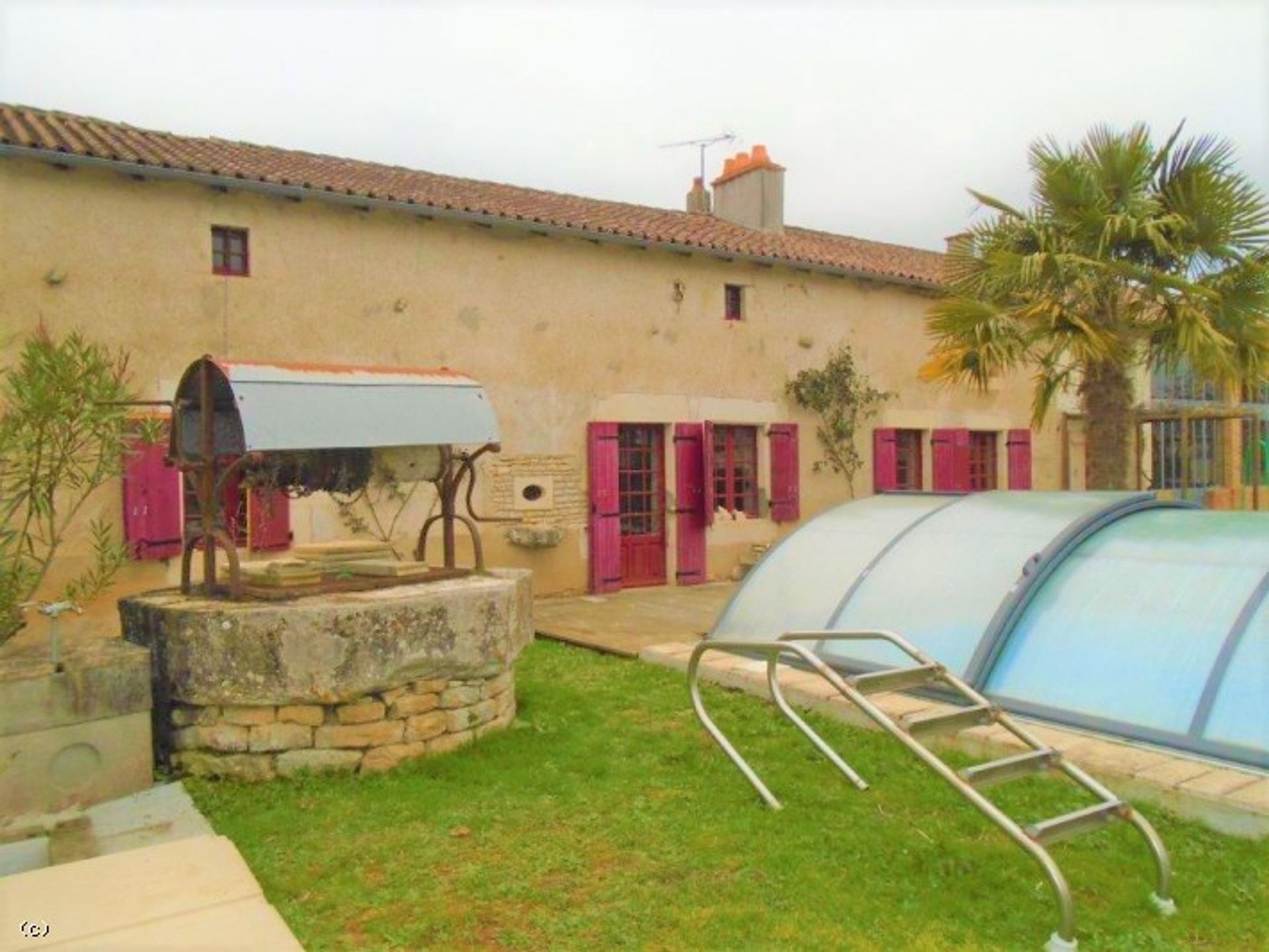 Condominio nel Civray, Nouvelle-Aquitaine 10120705