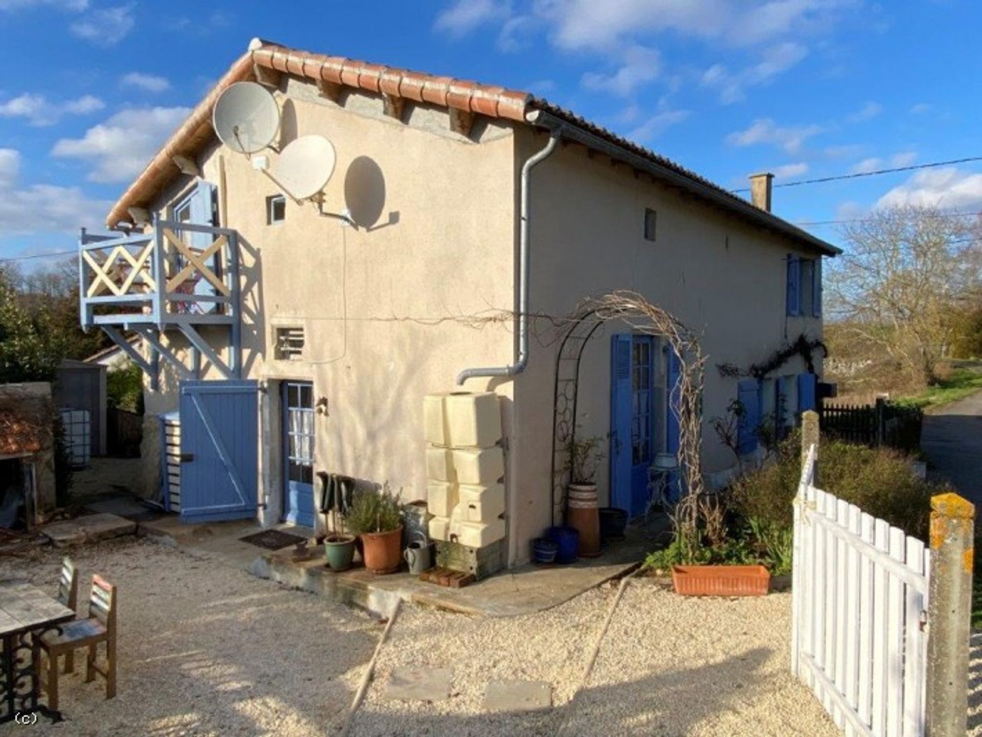 Condominium in Lizant, Nouvelle-Aquitaine 10120733