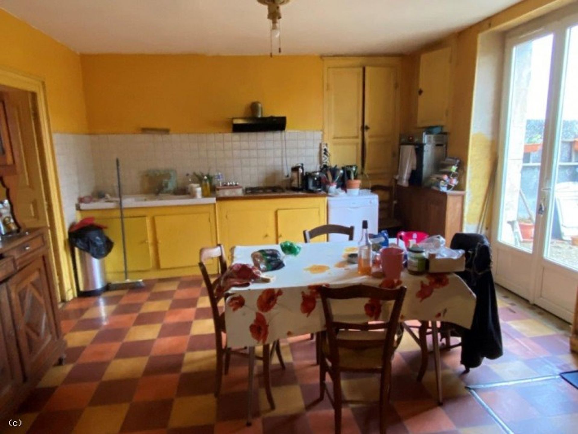 casa no Ruffec, Nouvelle-Aquitaine 10120734